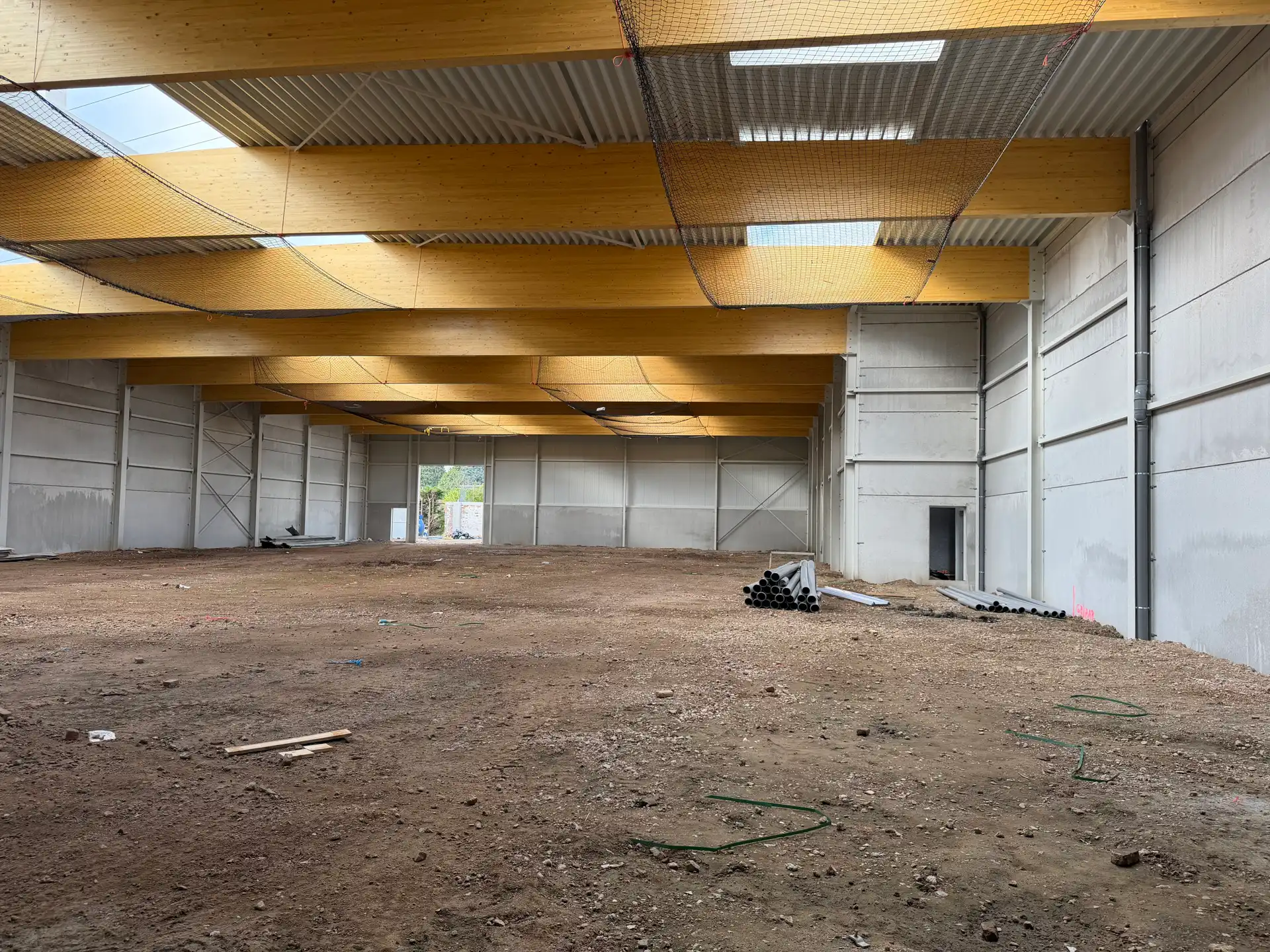 Wommelgem: magazijn 720m² met kantoren 225m² foto 3