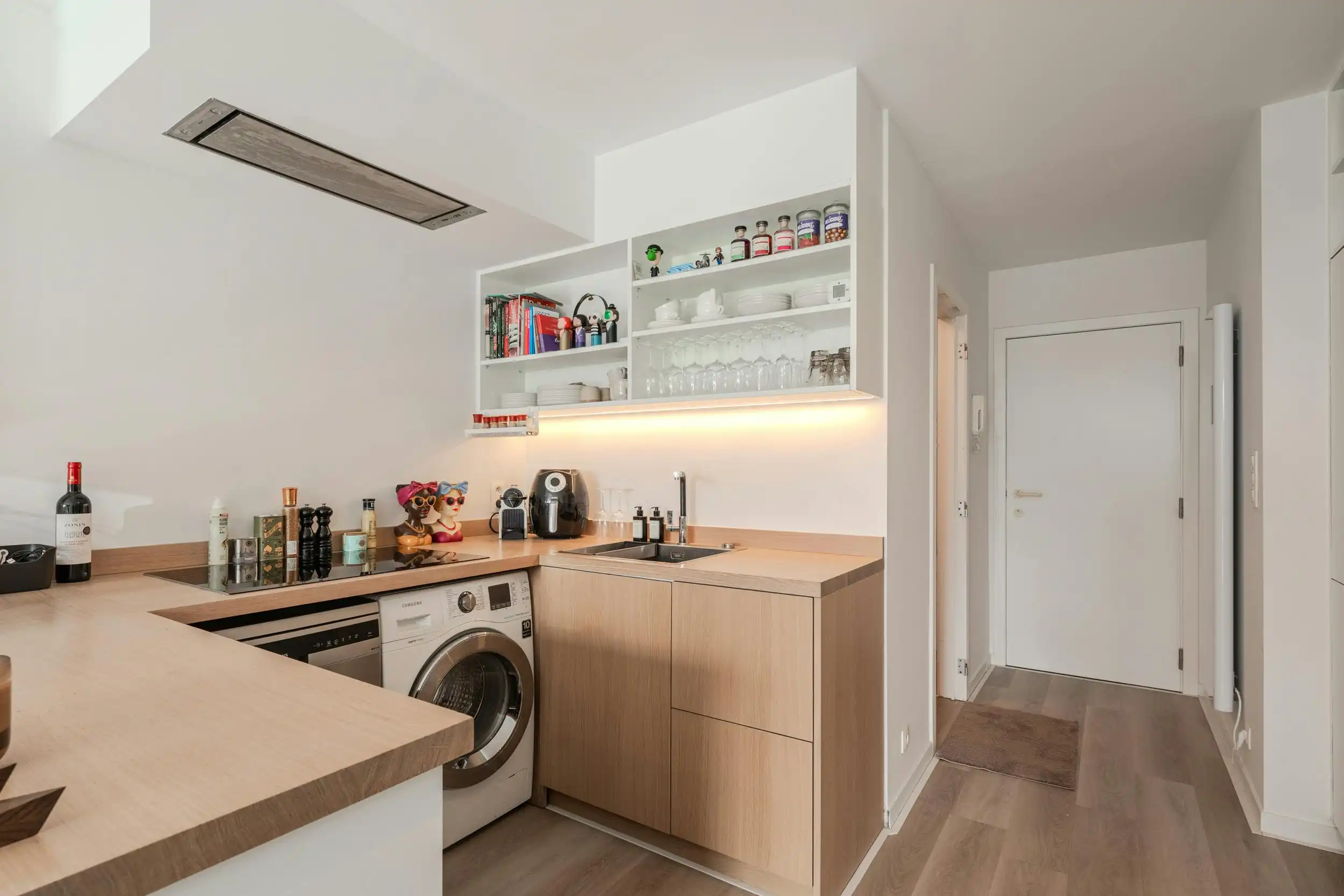 Prachtig gerenoveerd appartement te koop op rustig domein! foto 6
