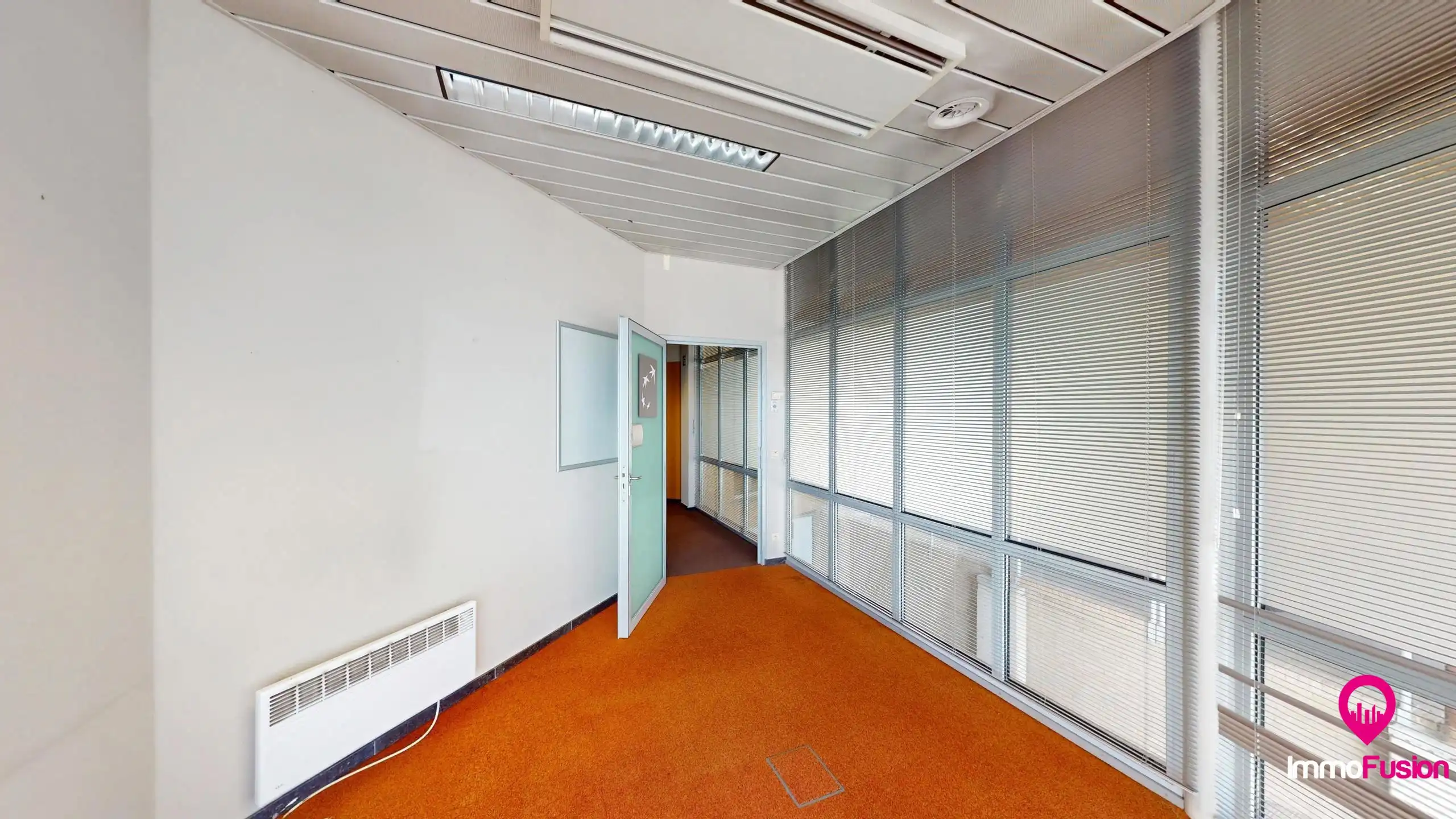 Zeer ruim kantoor op commerciële locatie in centrum Beringen foto 23