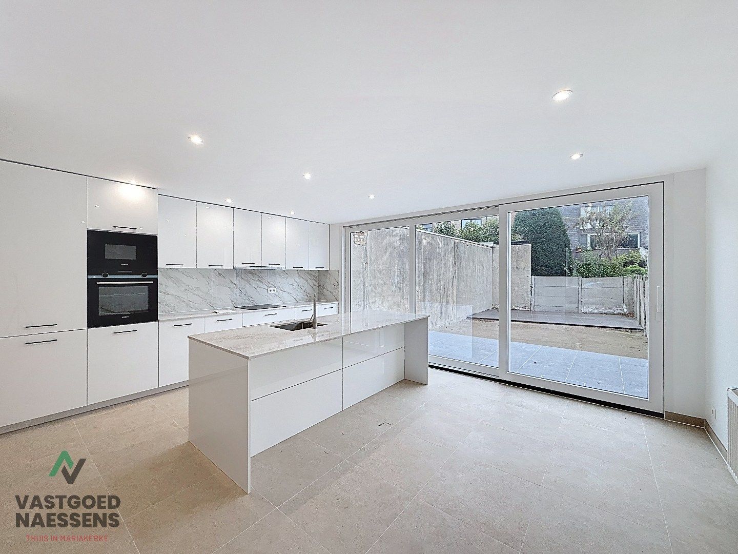 VOLLEDIG GERENOVEERDE WONING MET TUIN / 5 SLPK  foto 7