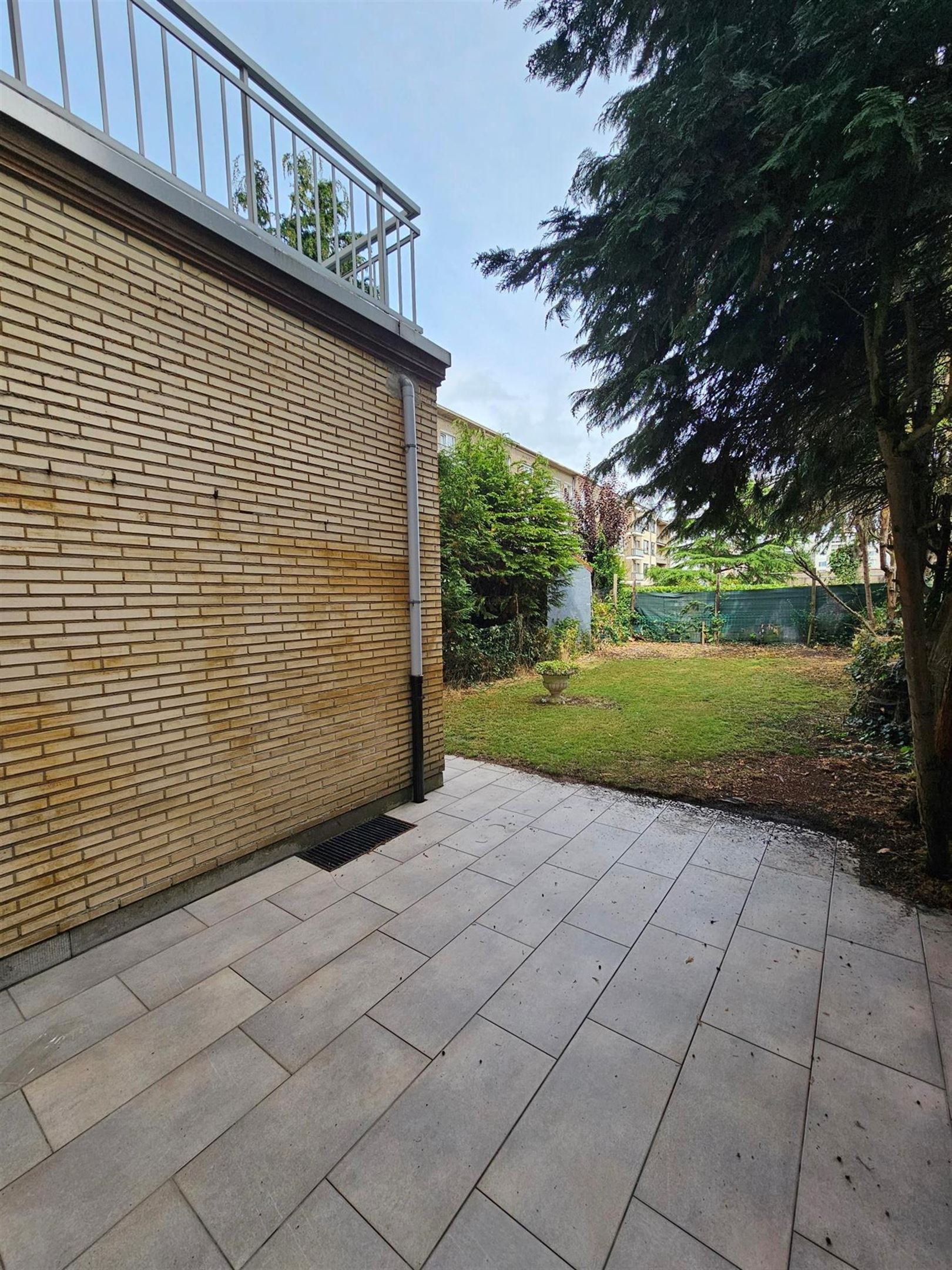 Gelijkvloersappartement met grote tuin op Linkeroever foto 11