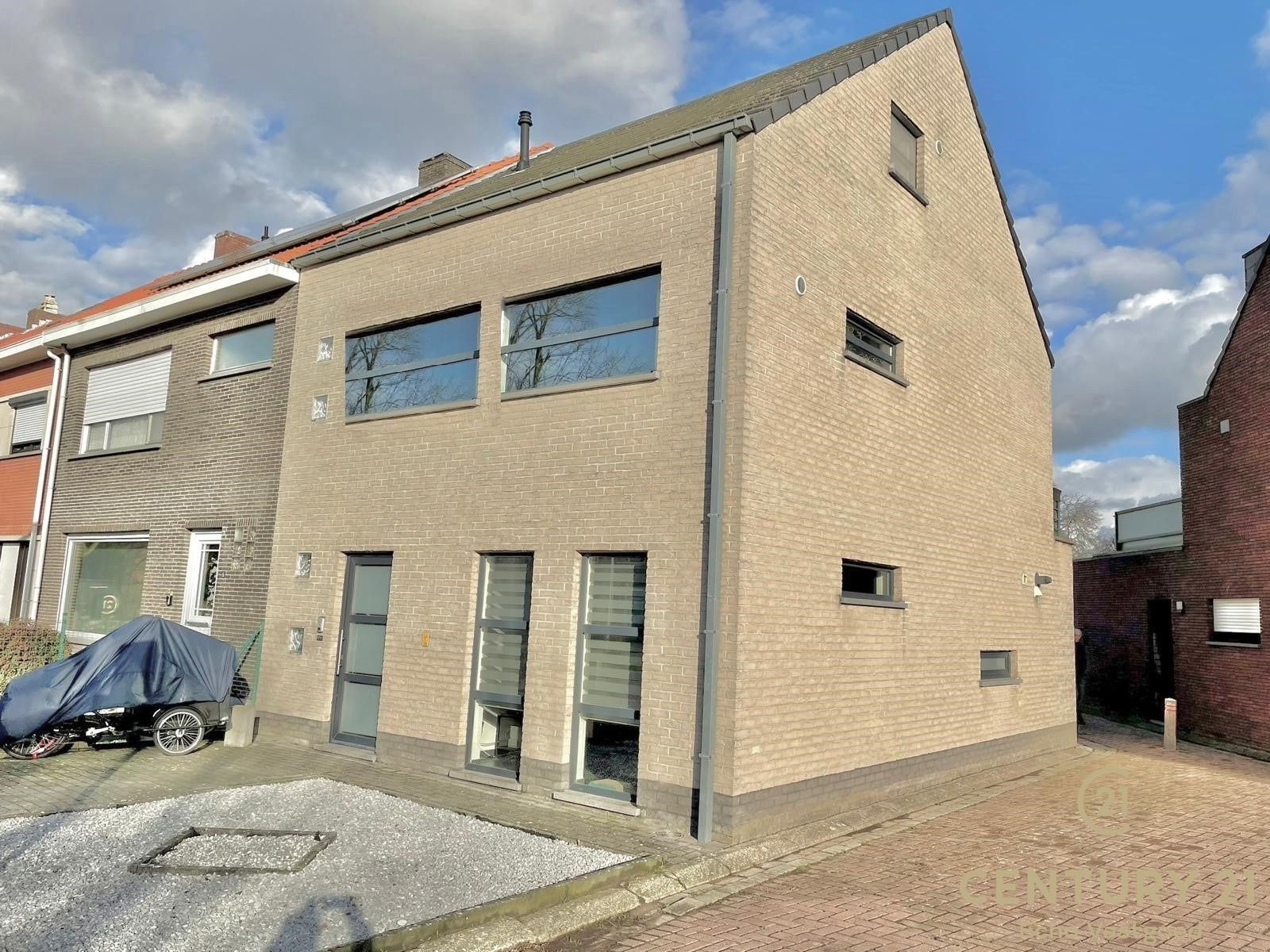 Rustig gelegen Gelijkvloers Appartement met terras foto 2