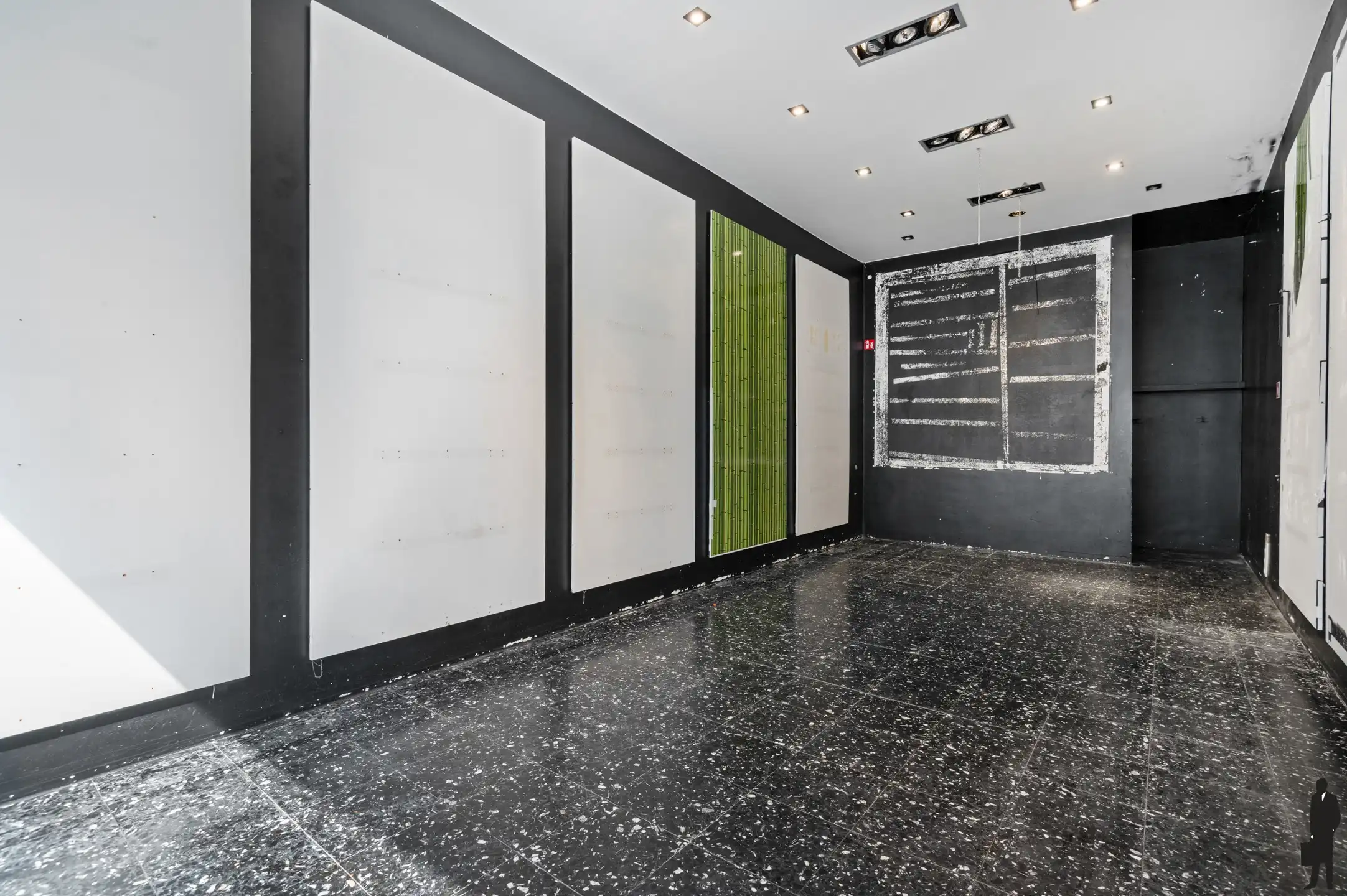 Riant opbrengsteigendom met handelsgelijkvloers en vier verdiepingen foto 4