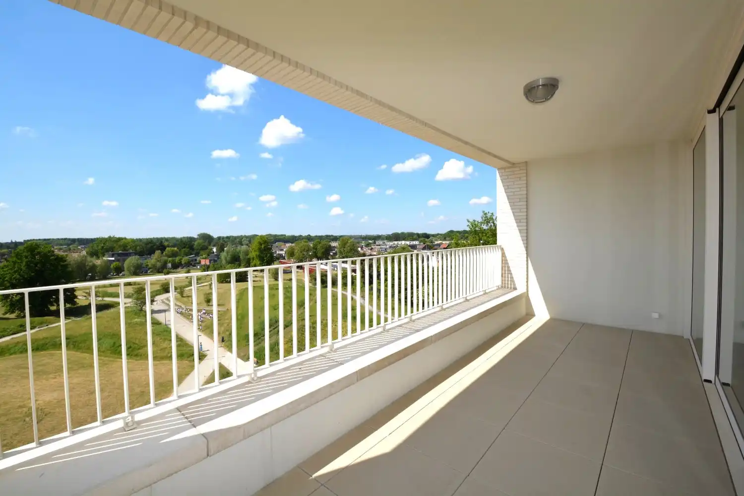 PARKRESIDENTIE STADSTERRAS foto {{pictureIndex}}