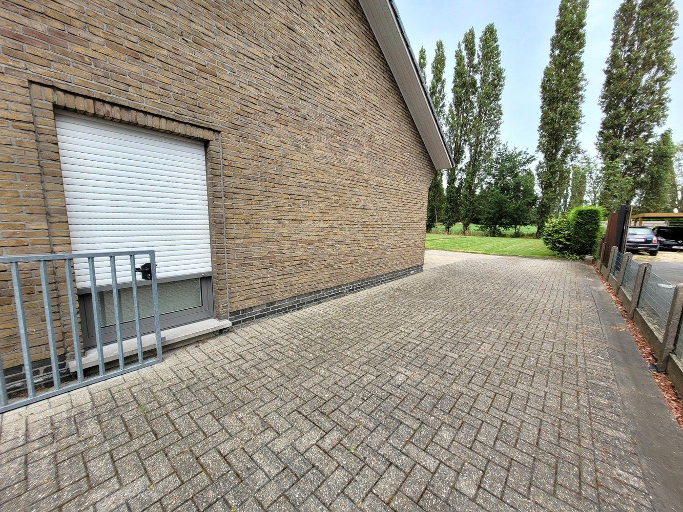 Alleenstaande woning met ruime tuin foto 3