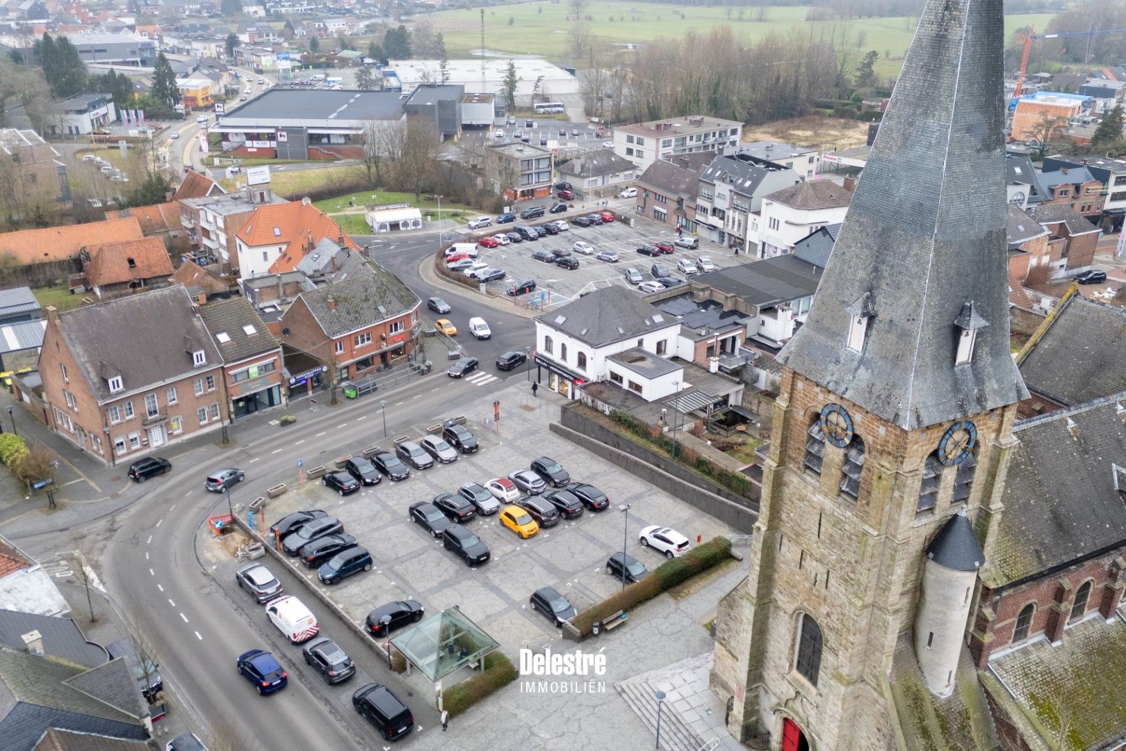 ** IN OPTIE ** TOP GELEGEN HOEKLOCATIE CENTRUM LIEDEKERKE  foto 4