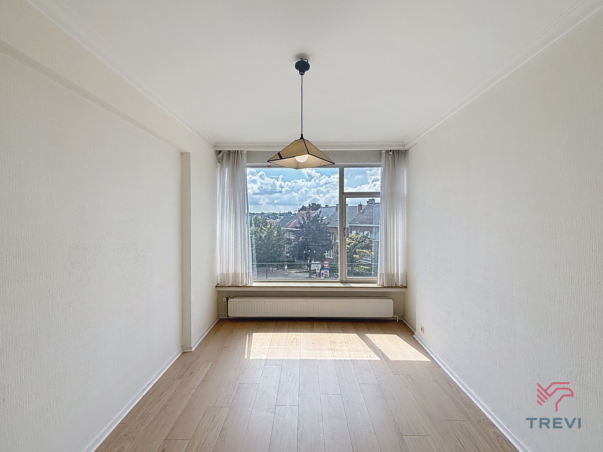 UCCLE - Gerenoveerd appartement met 1 slaapkamer foto 12