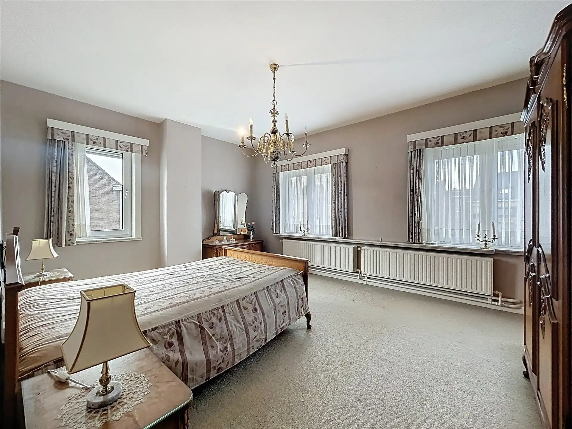 Ruime halfopen bebouwing met tuin en garage op perceel van 420m²  foto 9