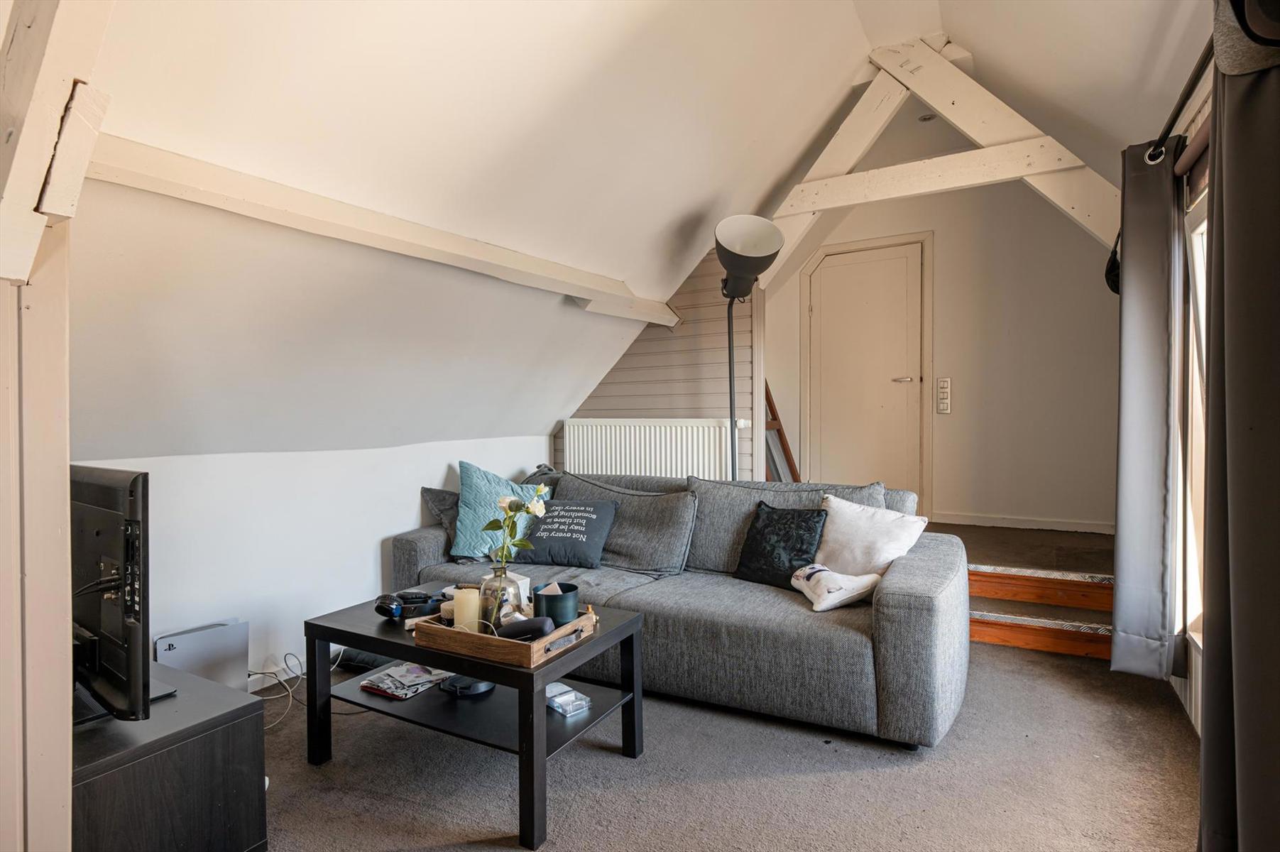 Woning met multifunctioneel gelijkvloers en magazijn/garage op een perceel van 536m². foto 27