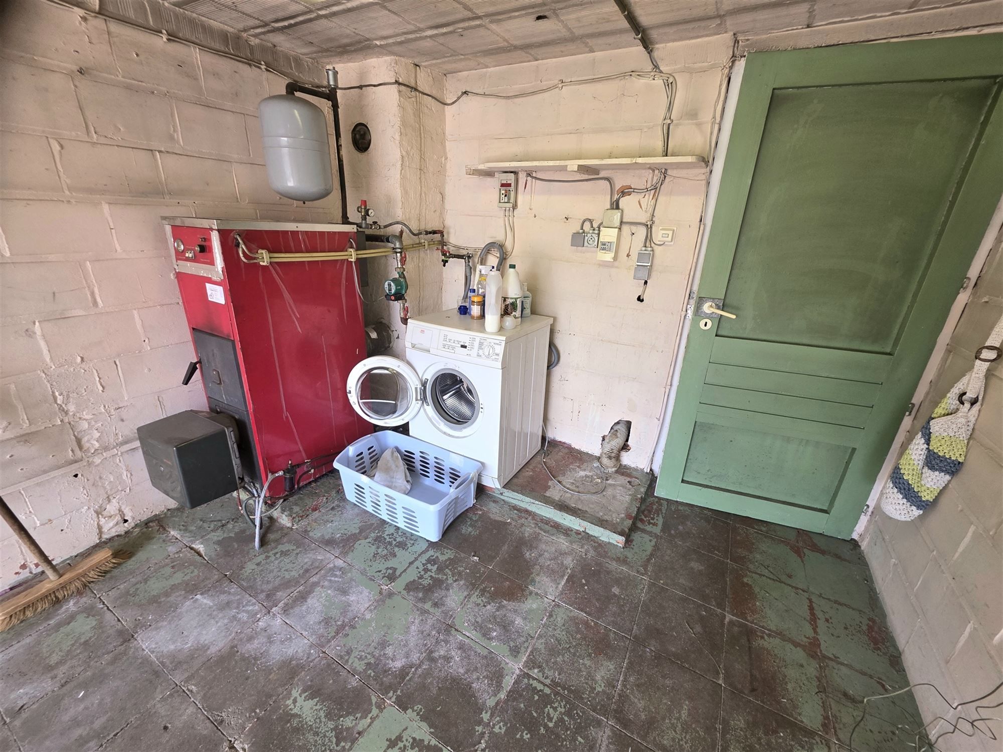 Knappe gezinswoning met 4 à 5 slpks, garage en tuin foto 16