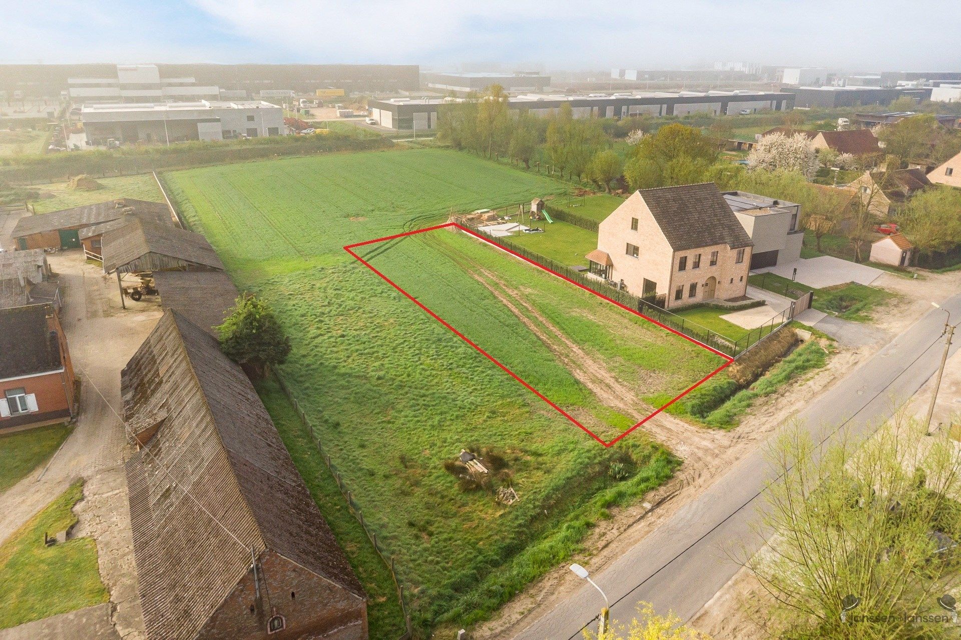 Unieke goed gelegen bouwgrond met open zicht foto 4