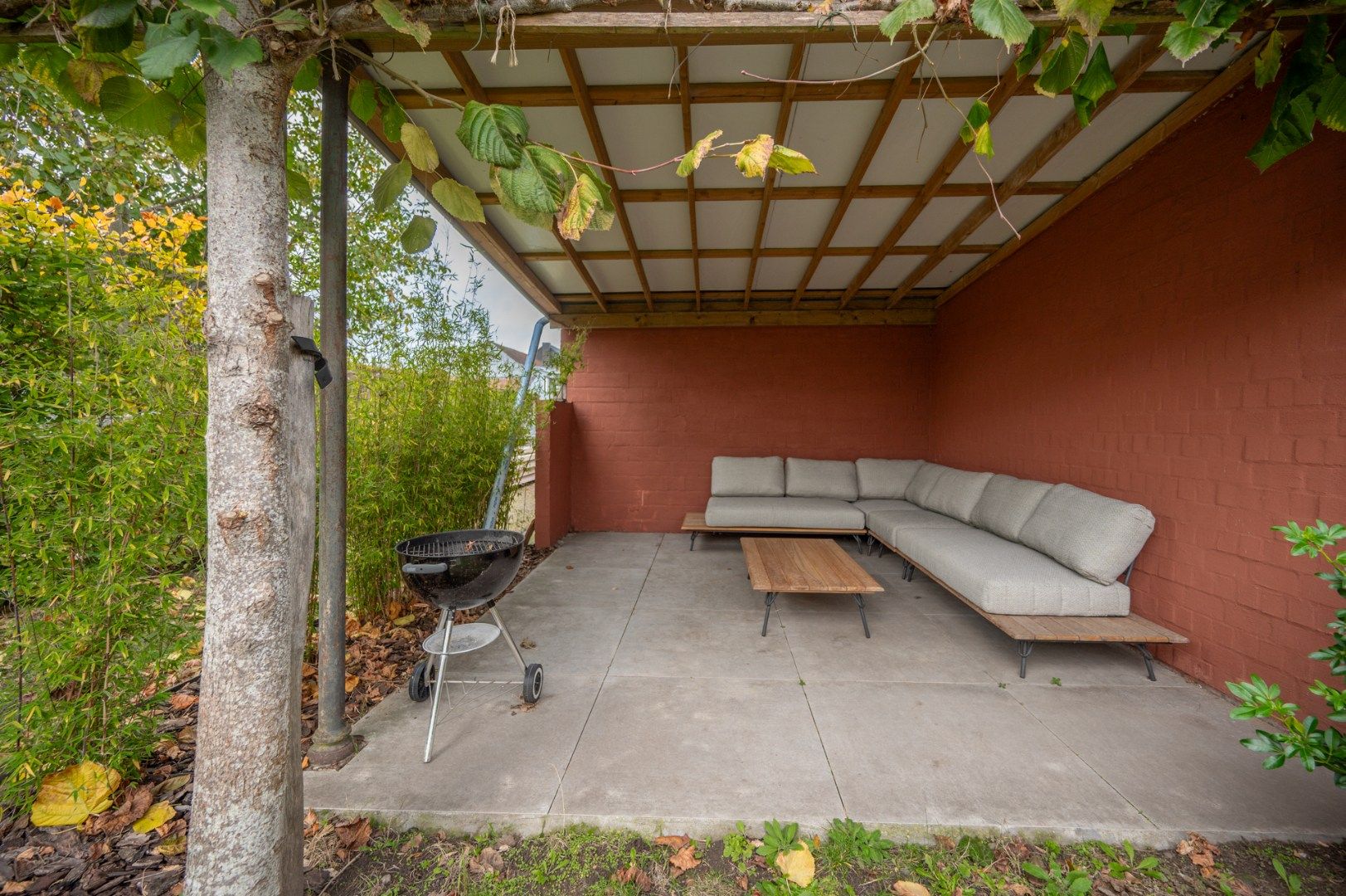 Charmante en verrassend ruime woonst op goede ligging in Sint-Michiels foto 15