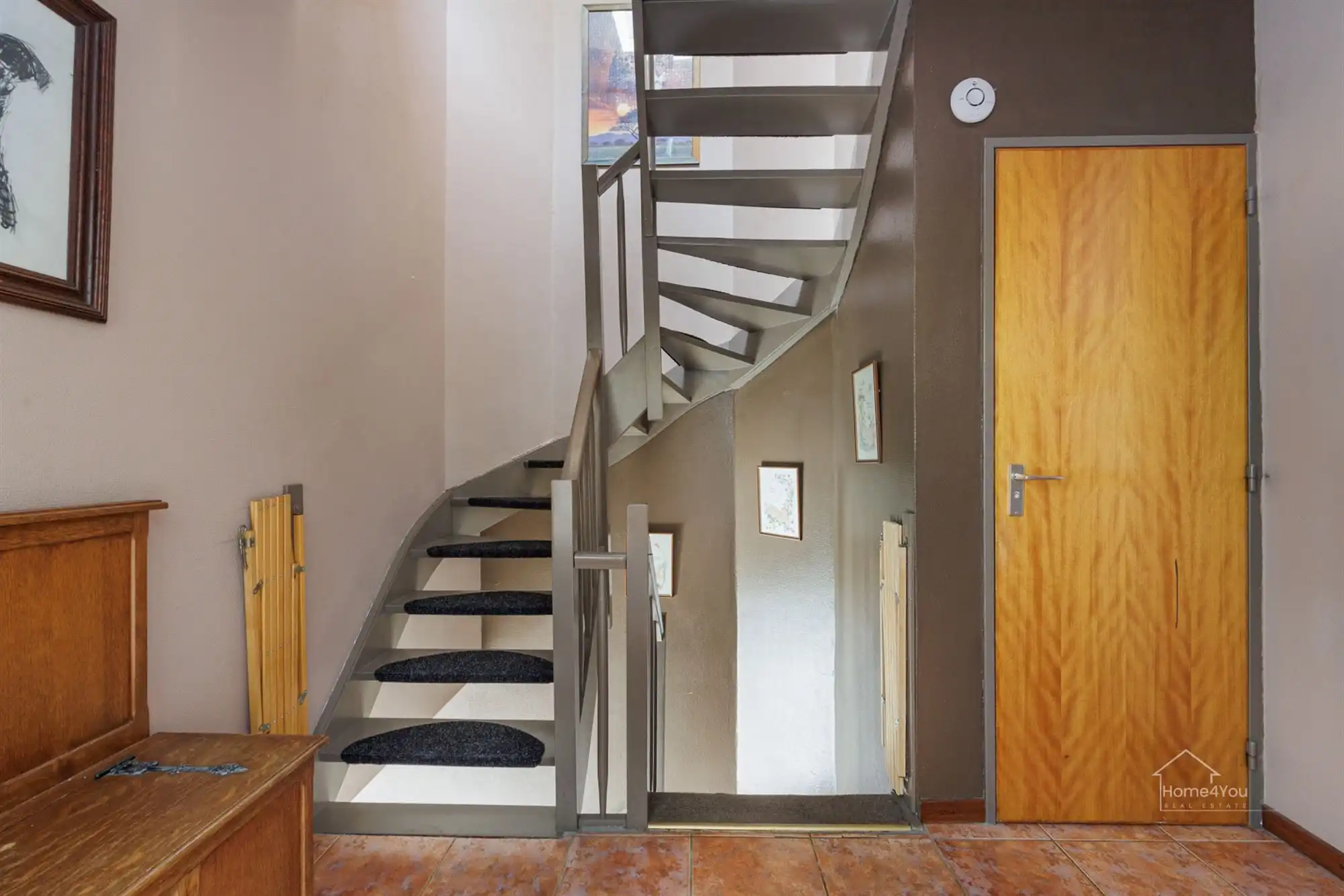 Ruime gezinswoning met 5 slaapkamers en tuin foto 9