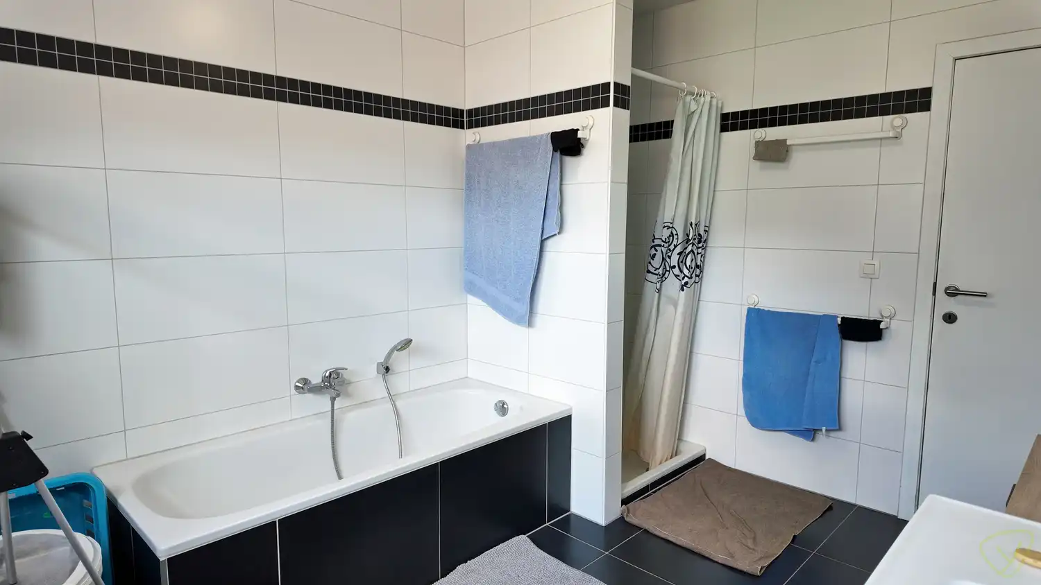 Verzorgde moderne woning gelegen in de dorpskern van Balgerhoeke. foto 12