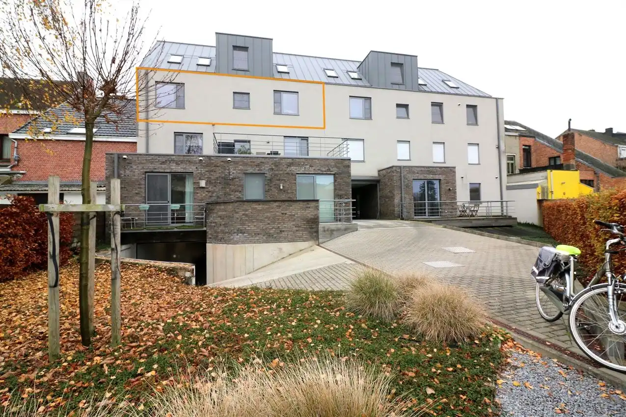 Appartement met 2 slaapkamers, mooi terras, inclusief garage  foto 21