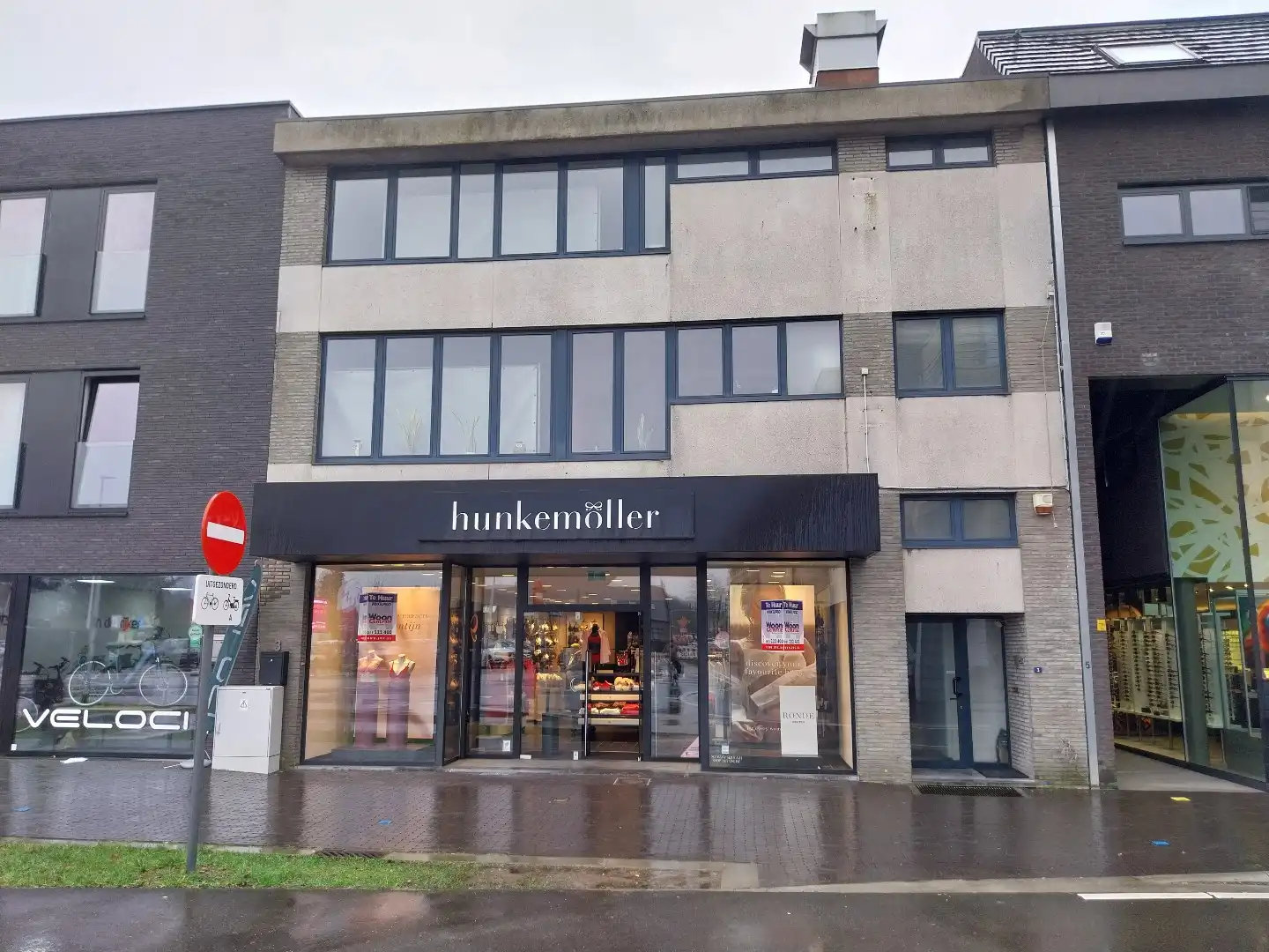 Ruime handelsruimte te huur op toplocatie in Houthalen foto {{pictureIndex}}