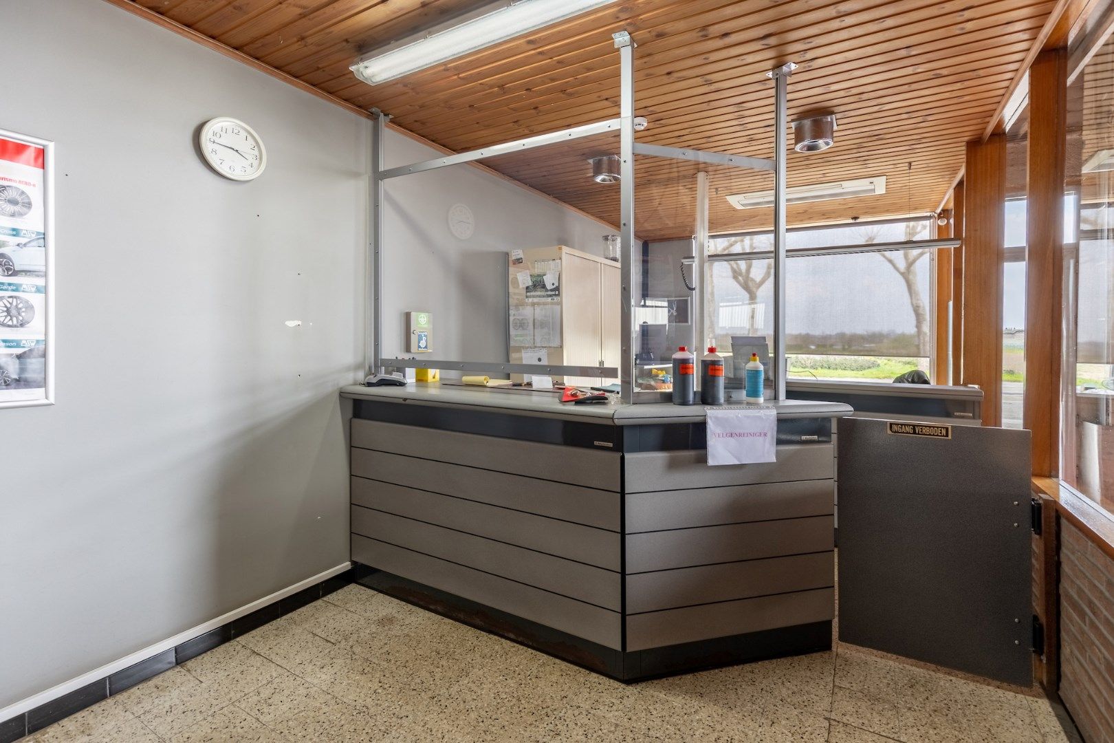 GROOT BEDRIJFSPAND MET RUIME WONING OP PERCEEL VAN 48A foto 21
