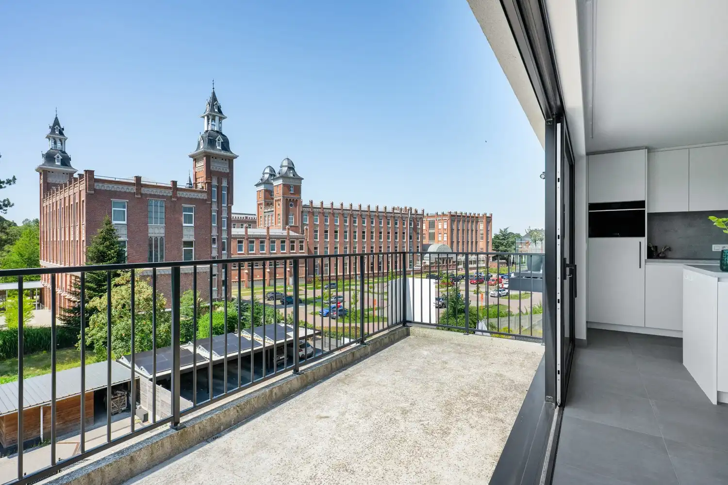 Moderne penthouse met 2 slpkrs, terras en autostaanplaats in centrum Onze-Lieve-Vrouw-Waver foto 3