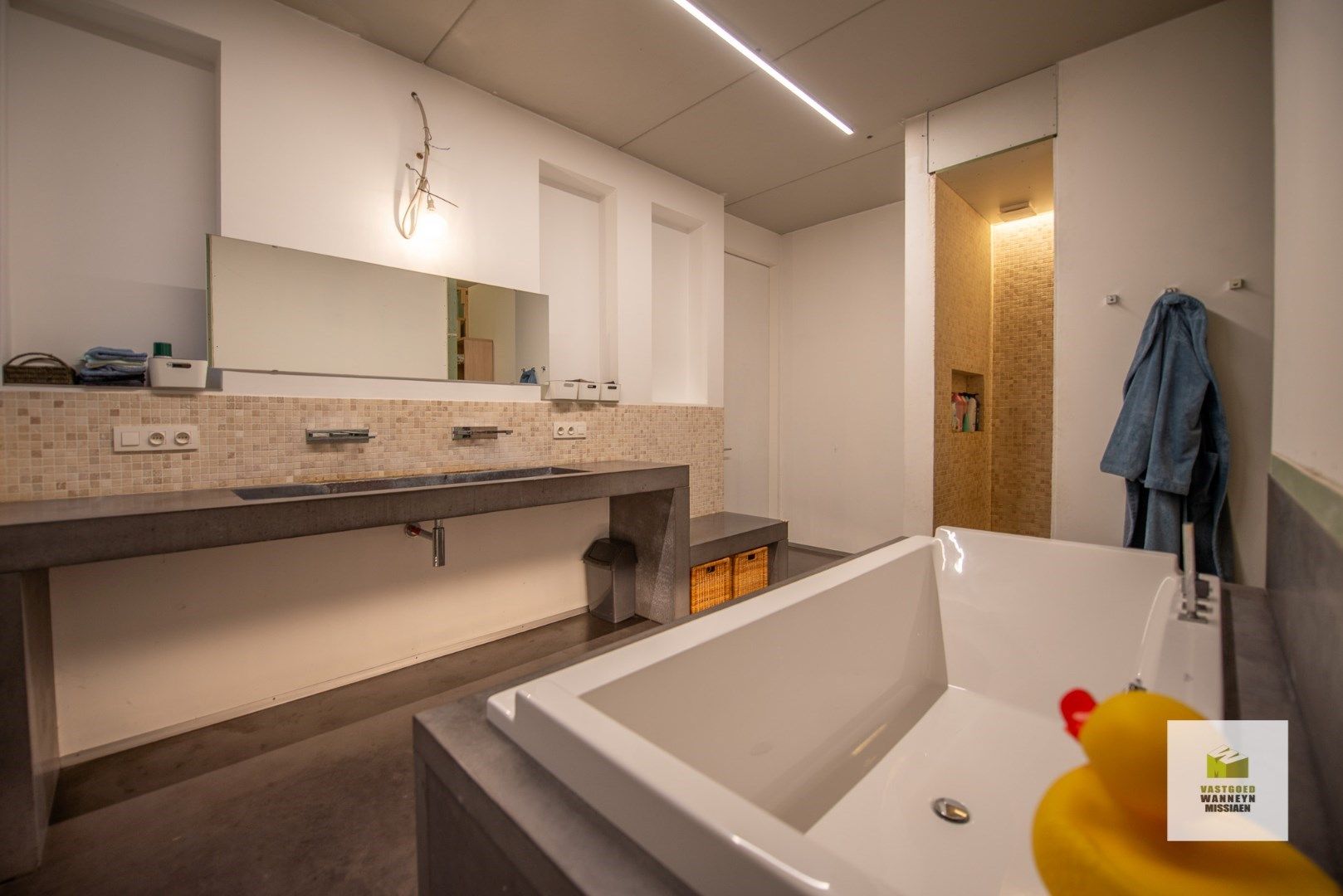 Ruime loods (288m2) met woonst te Verrekijker Wingene  foto 18