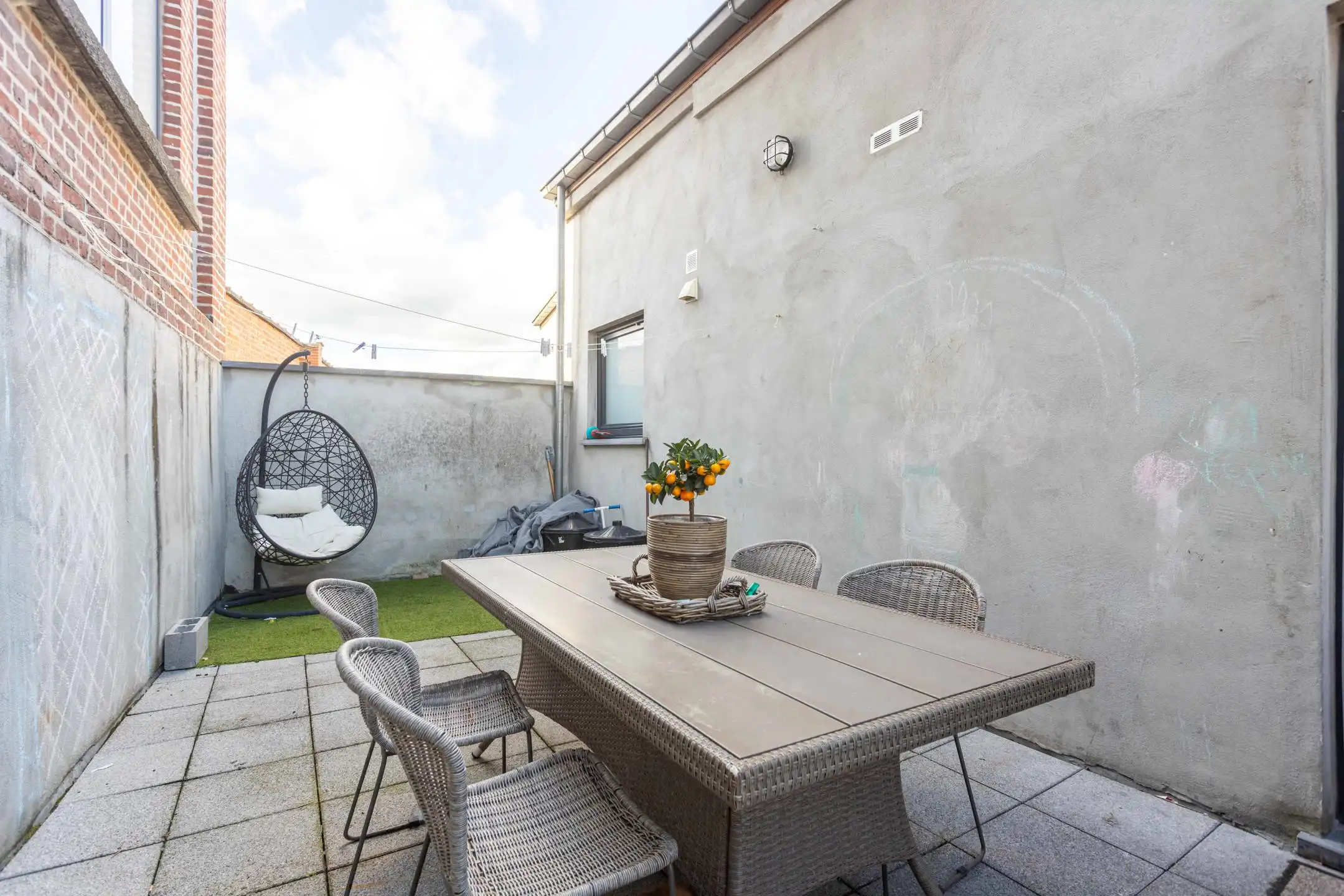 Ruim, instapklaar appartement met terras nabij het centrum! foto 6