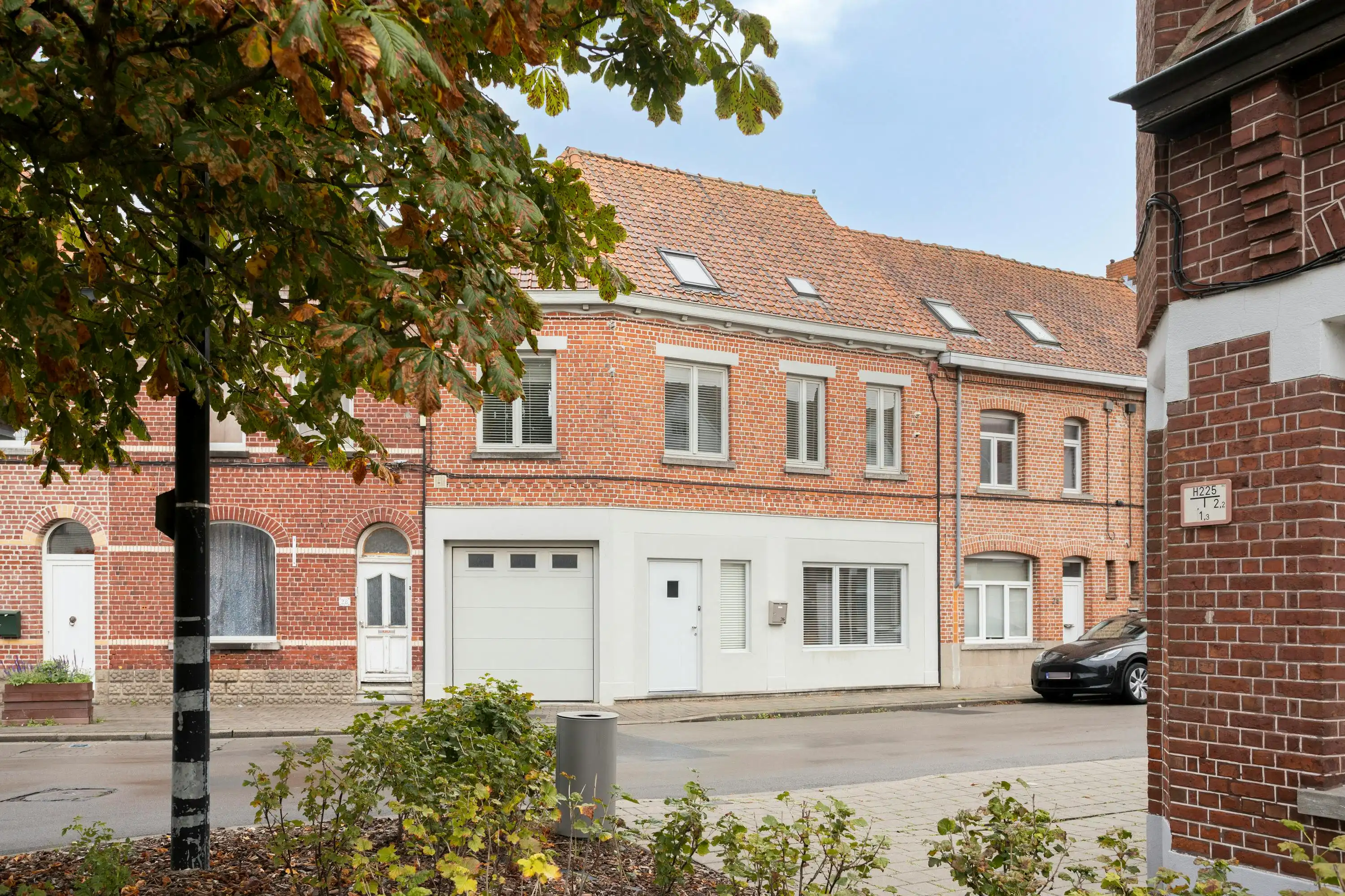 Instapklaar huis met garage te Izegem foto 2