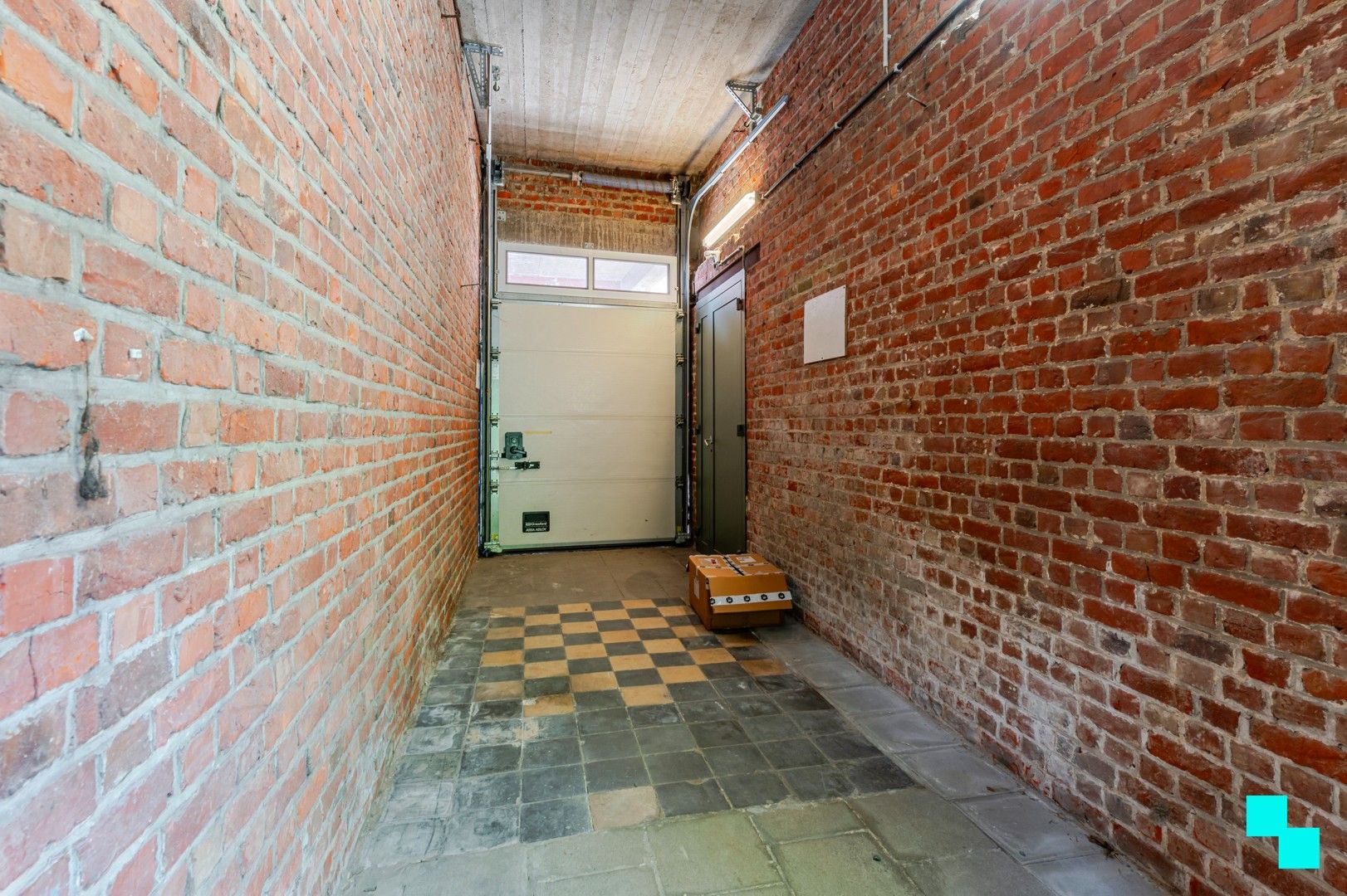 Handelspand met uitweg - centrum Roeselare foto 17