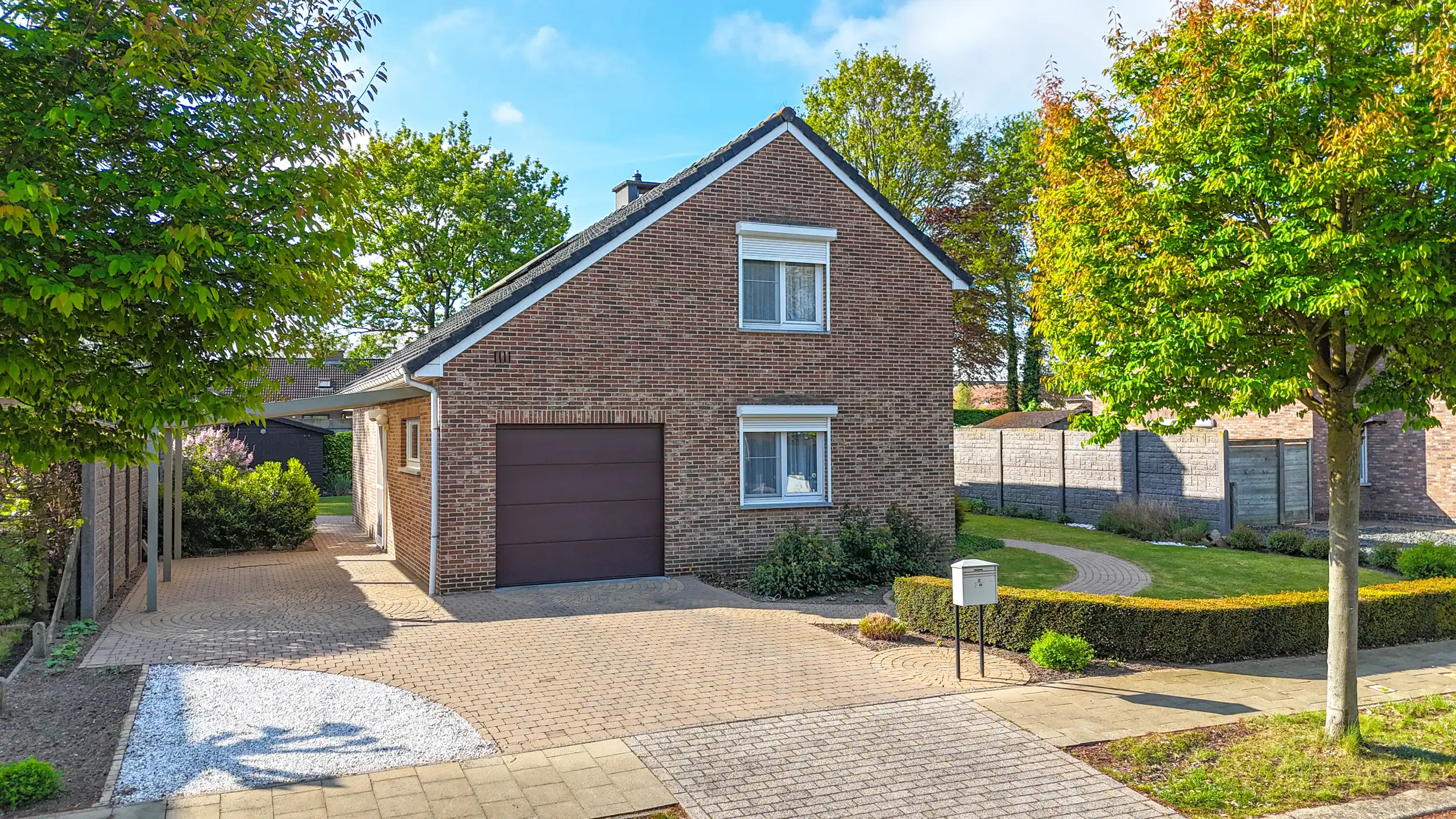 Instapklare woning met 3slpks, tuin, airco en zonnepanelen! foto 28