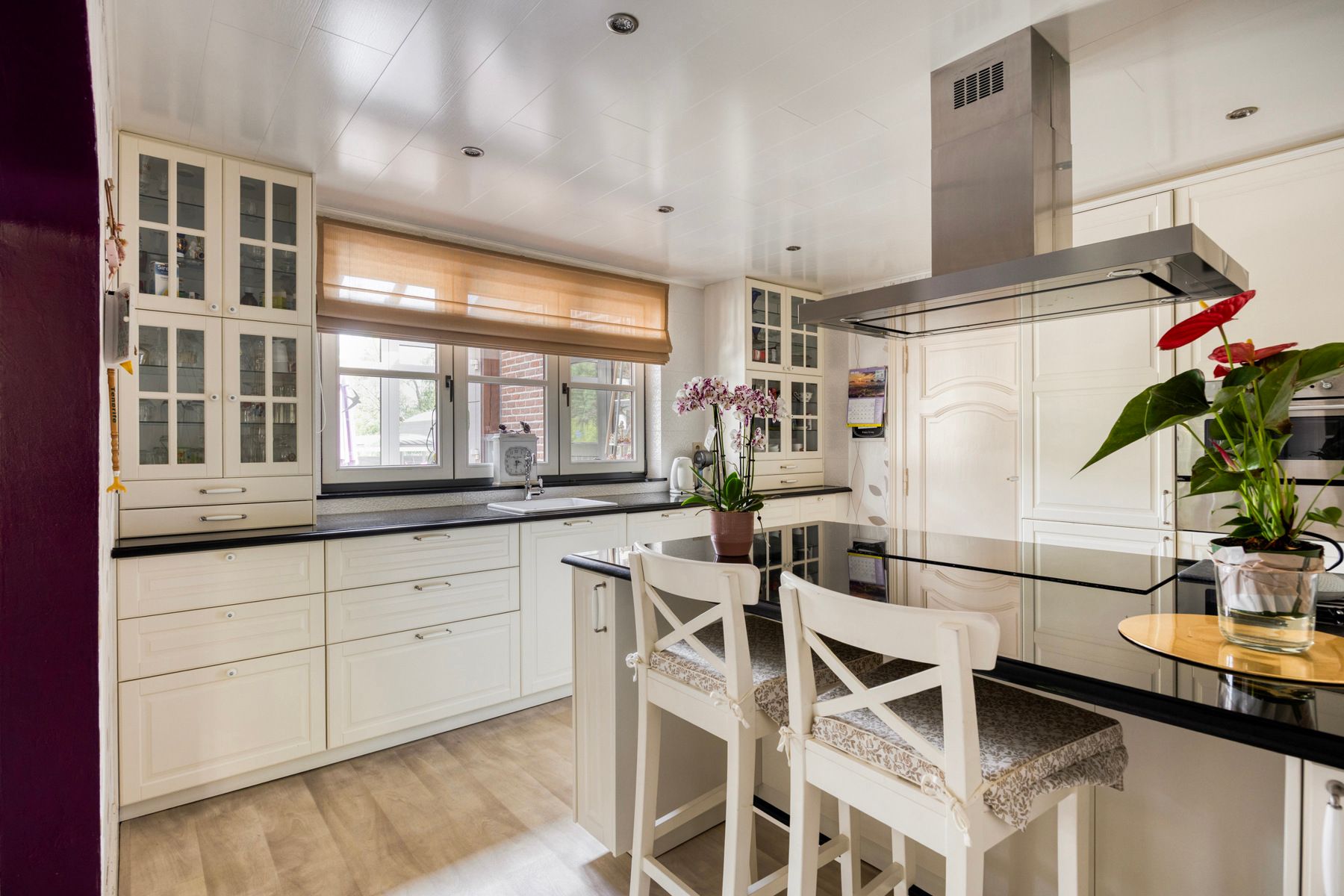 Karaktervolle villa met veel mogelijkheden in Lommel! foto 12