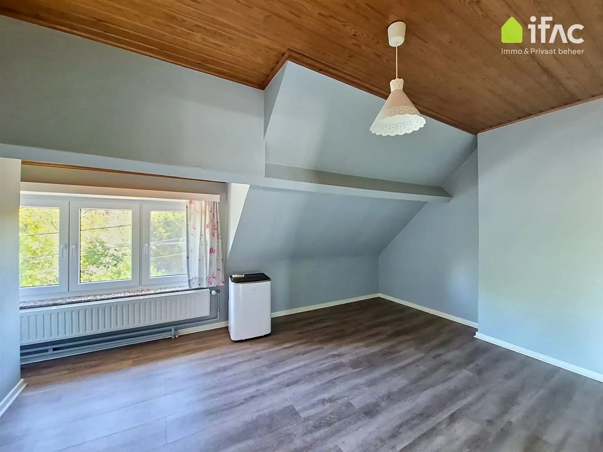 Te renoveren woning met recente ruime loods  foto 24