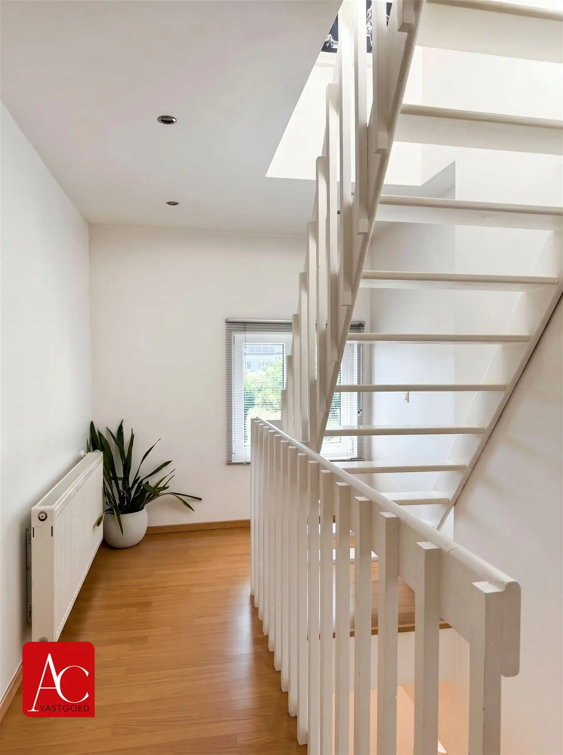 Instapklare woning met 5 slaapkamers en tuin foto 22