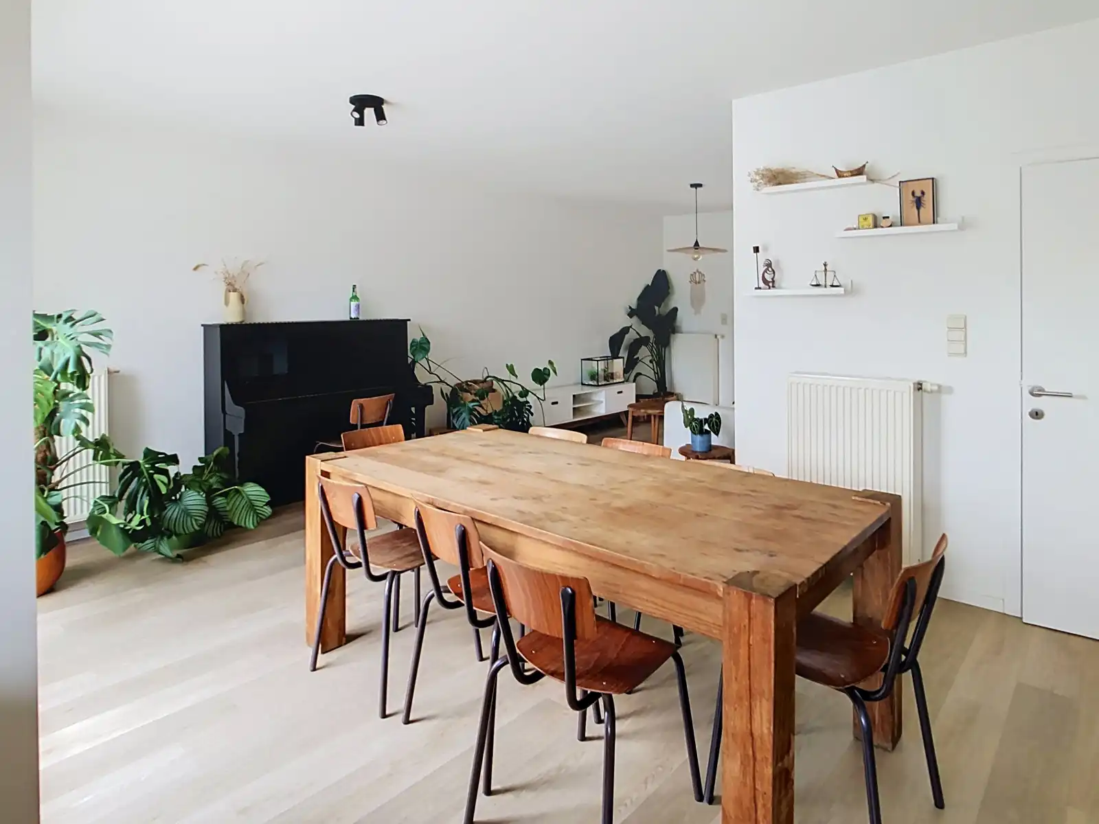 Nabij centrum: woning met 3 slaapkamers, tuin en garage foto 9
