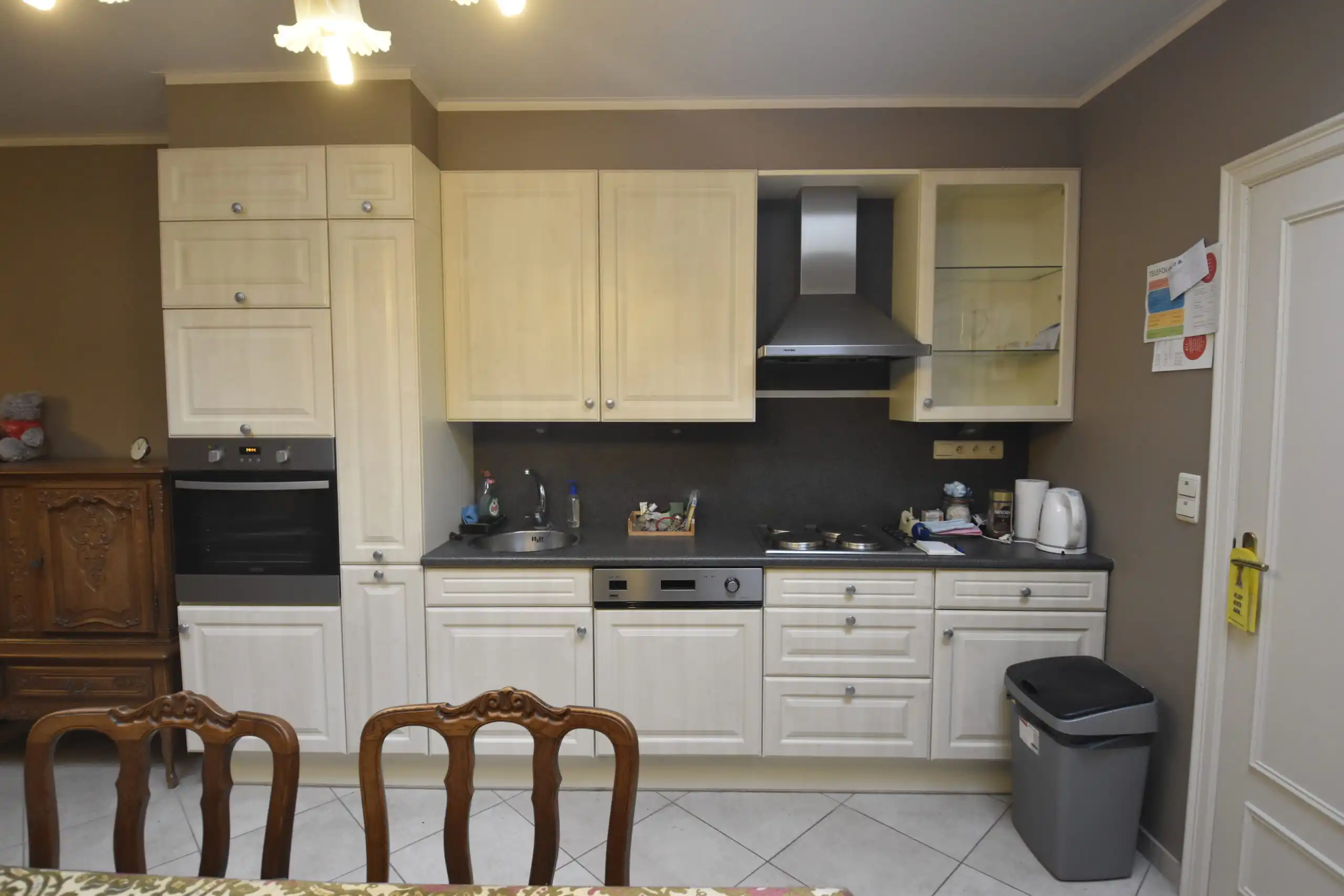 Leuke starterswoning met 3 slaapkamers en garage foto 6