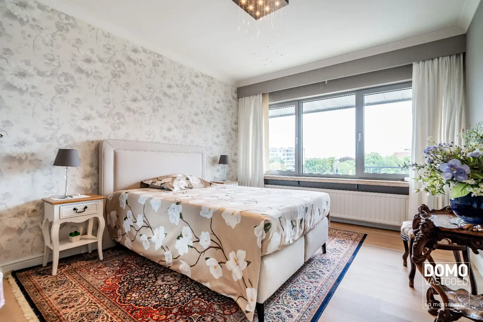 Stijlvol wonen in hartje Hasselt met een uniek uitzicht over het Kolonel Dusartplein foto 14