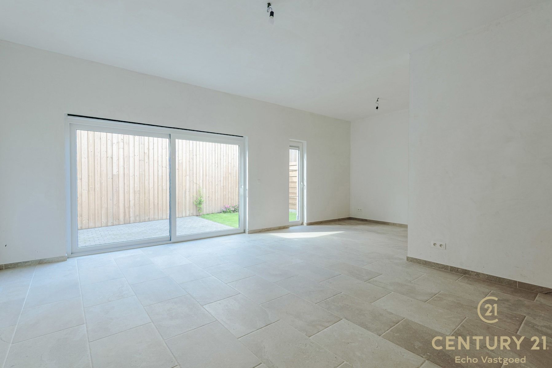 Ruime, gelijkvloerse studio met tuin en terras foto 6