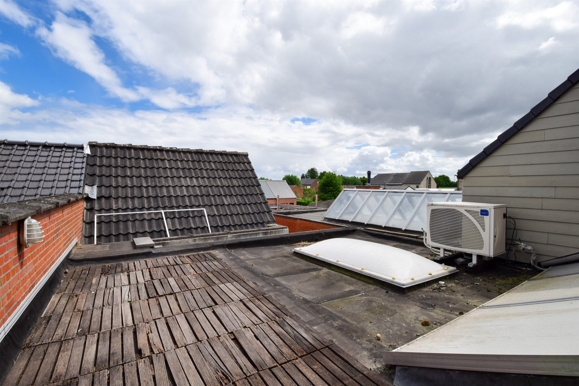 Uitstekend gelegen opbrengsteigendom bestaande uit handelsgelijkvloers + duplex appartement foto 13