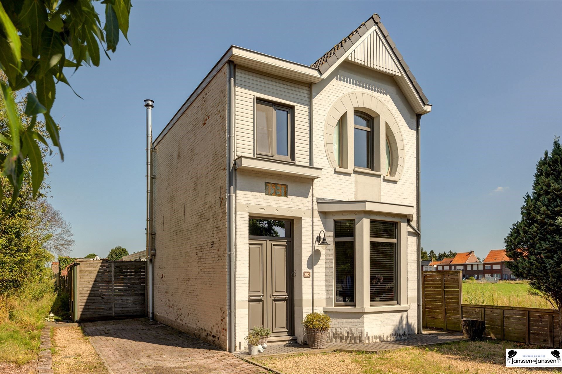 Charmante Woning met Historische Charme in Kapellen foto 27