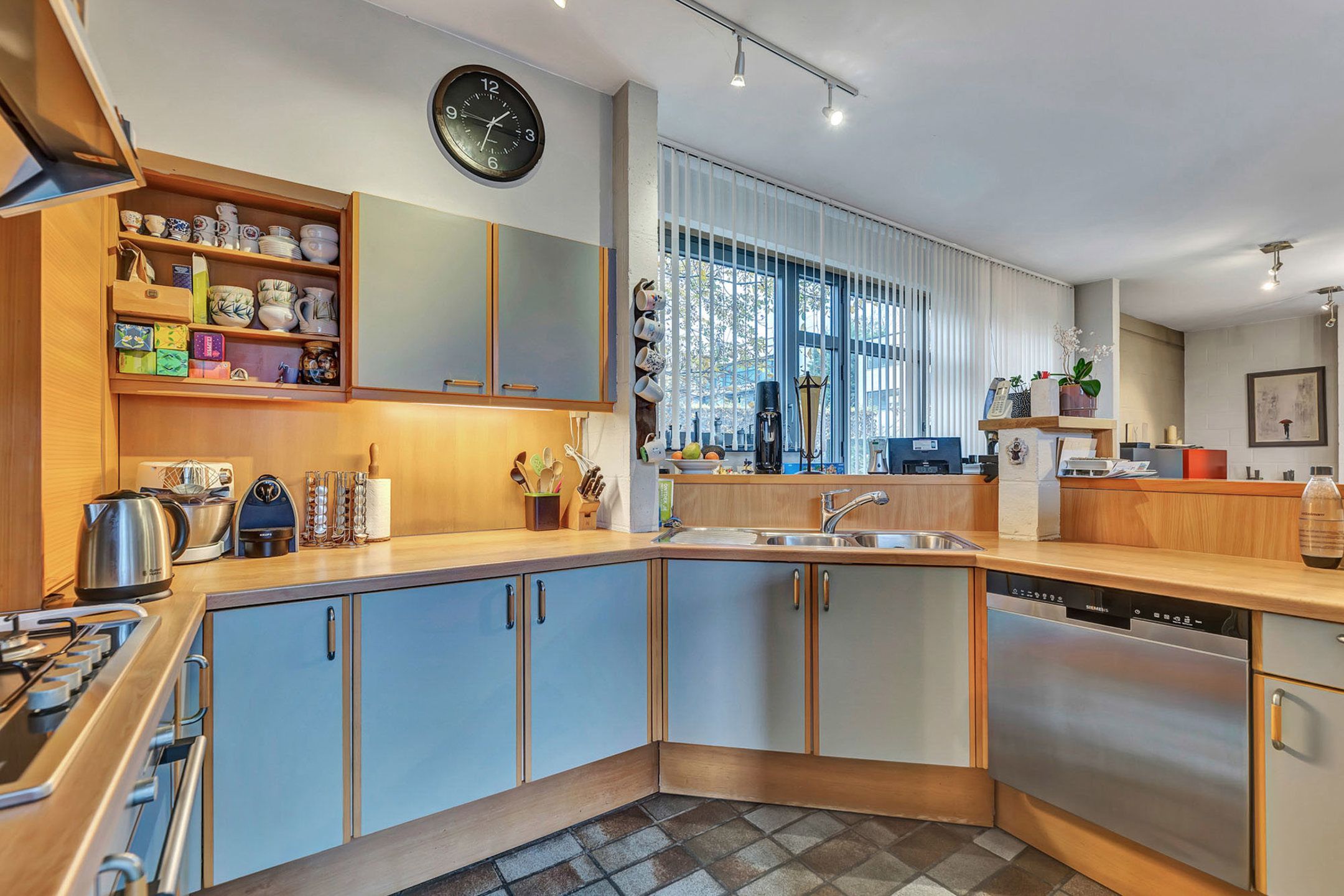 Architecturale woning met 4 slaapkamers, tuin en garage! foto 9