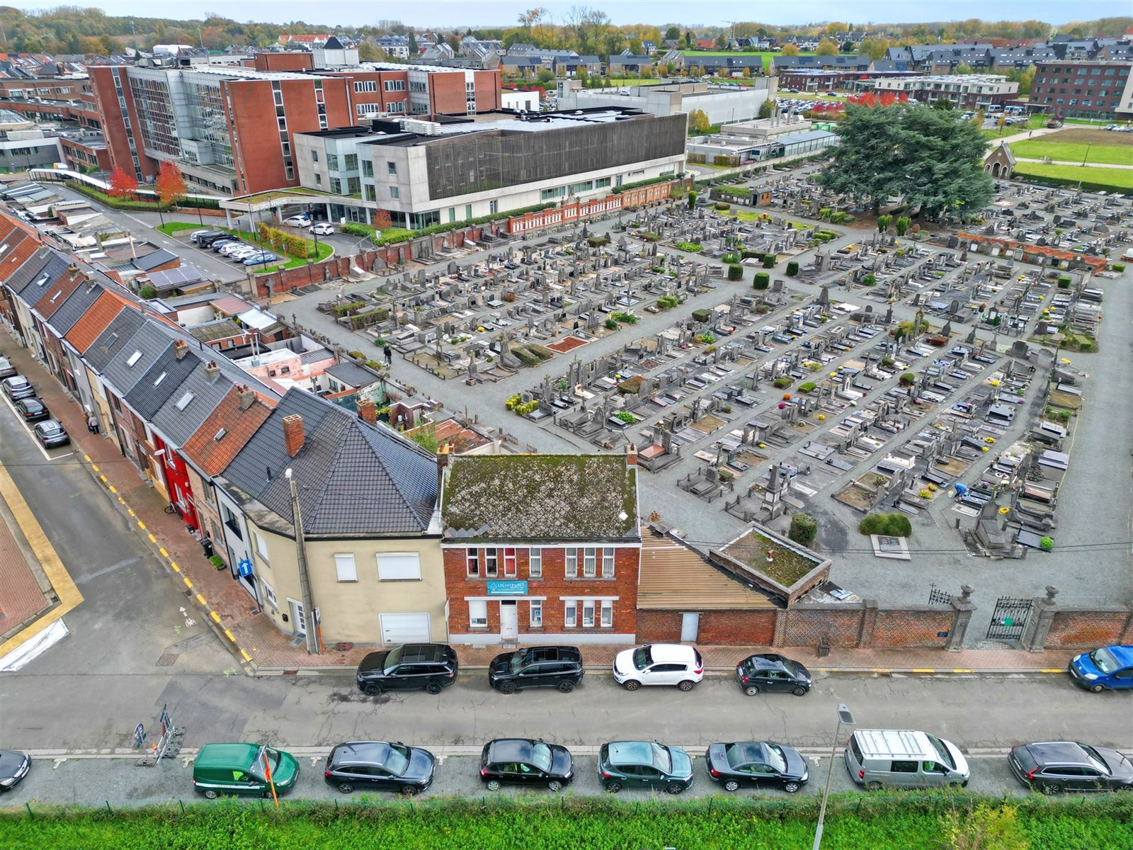 Charmante te renoveren woning in Zottegem foto 12