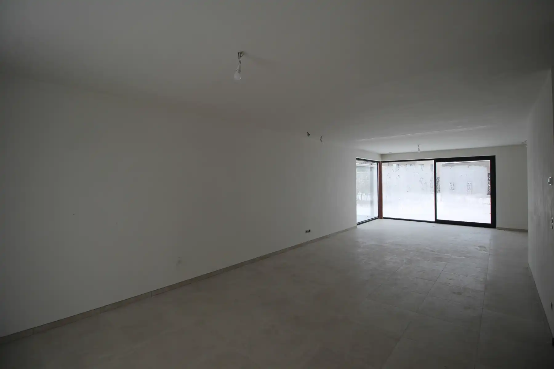 Energiezuinige nieuwbouwwoning met 4 slaapkamers, terras met tuin, tuinberging, carport en autostaanplaats. foto 2