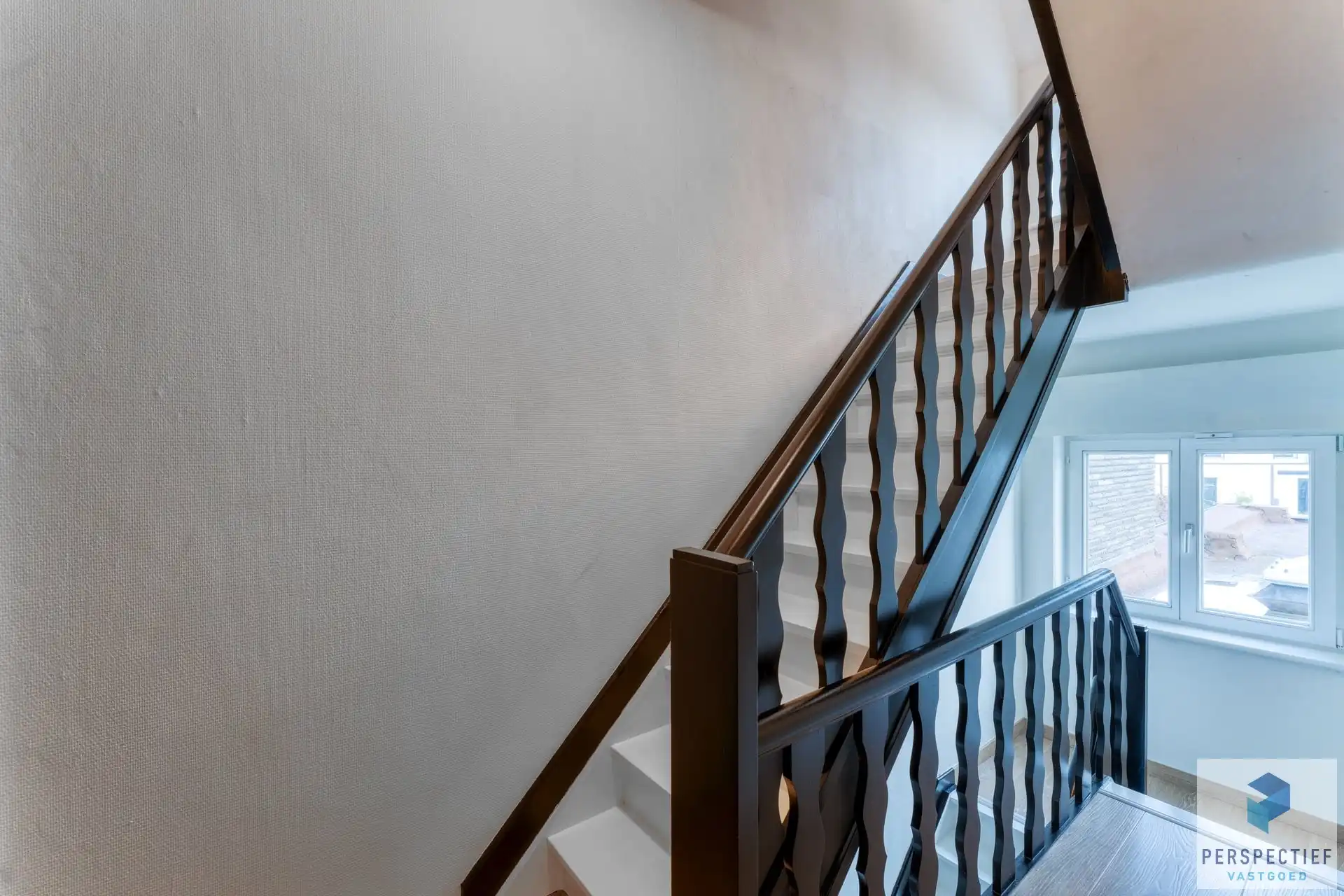 Vernieuwde woning met 4 slpk - garage & tuin in het dorpscentrum van Ramskapelle foto 10