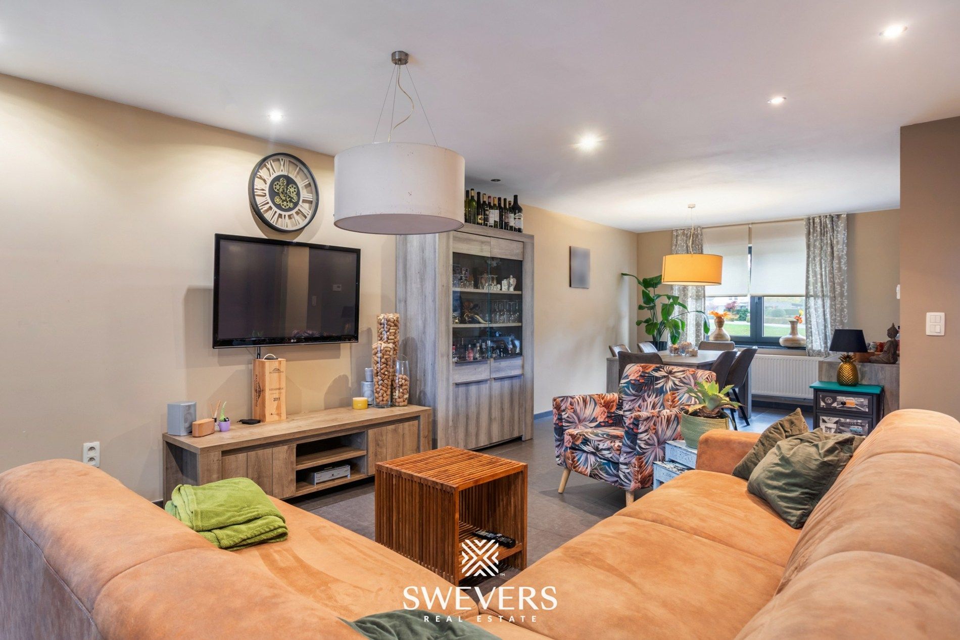 Ruime, instapklare woning met drie slaapkamers en prachtige tuin foto 4