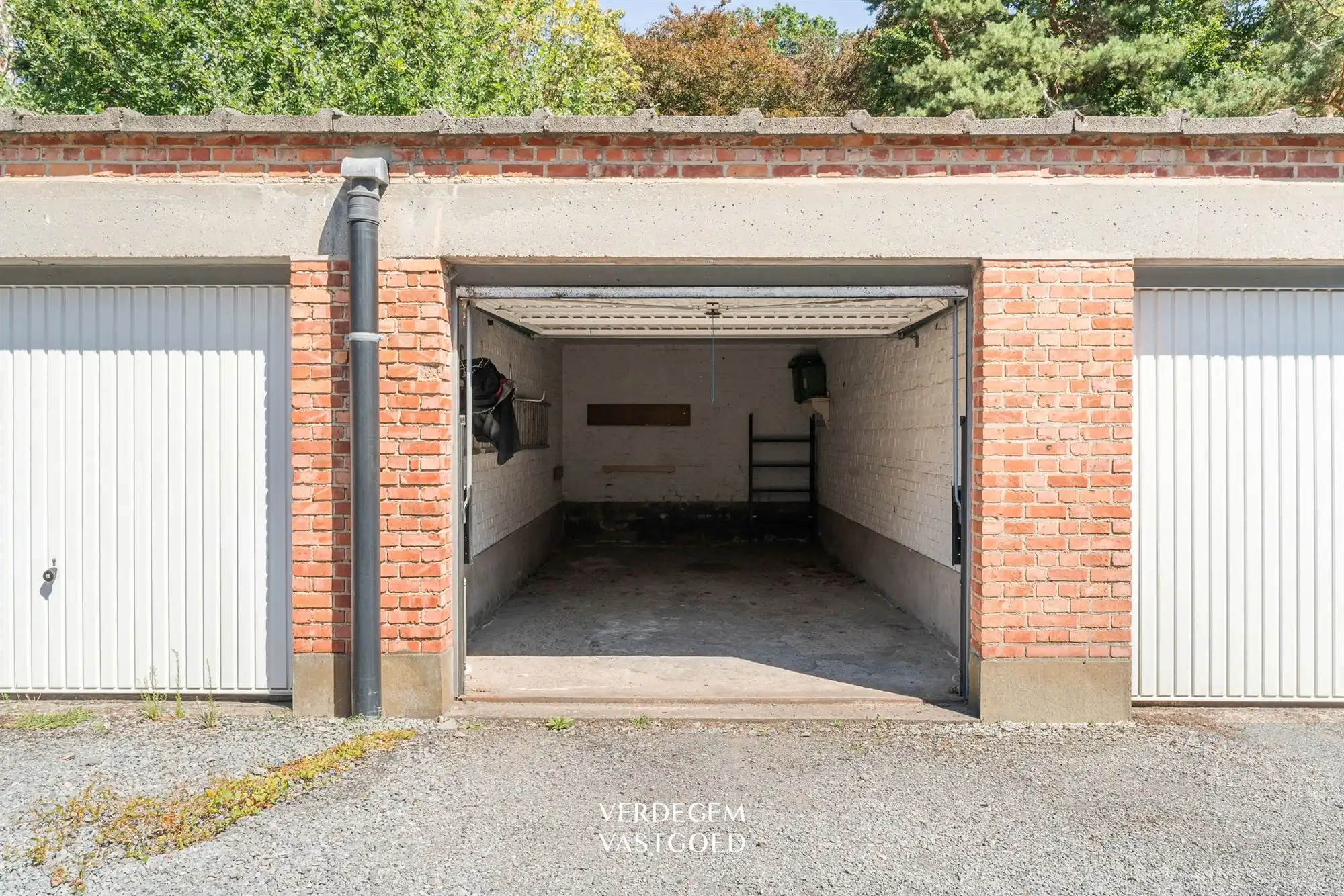 Lichtrijk en ruim appartement met 2 slaapkamers, terras en garage foto 20