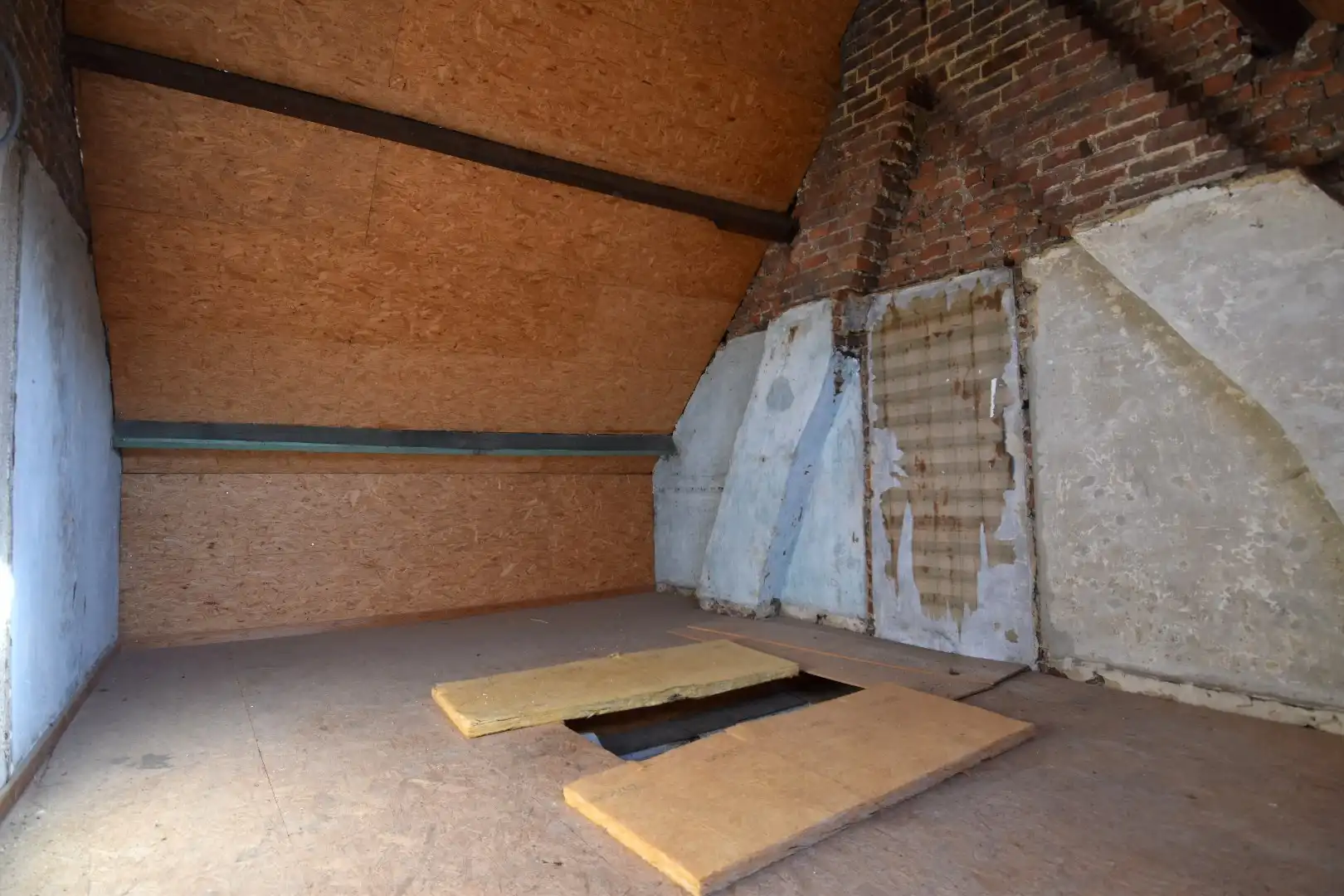 Toffe rijwoning met 2 slaapkamers en stadstuin te koop nabij Kortrijk-centrum foto 8