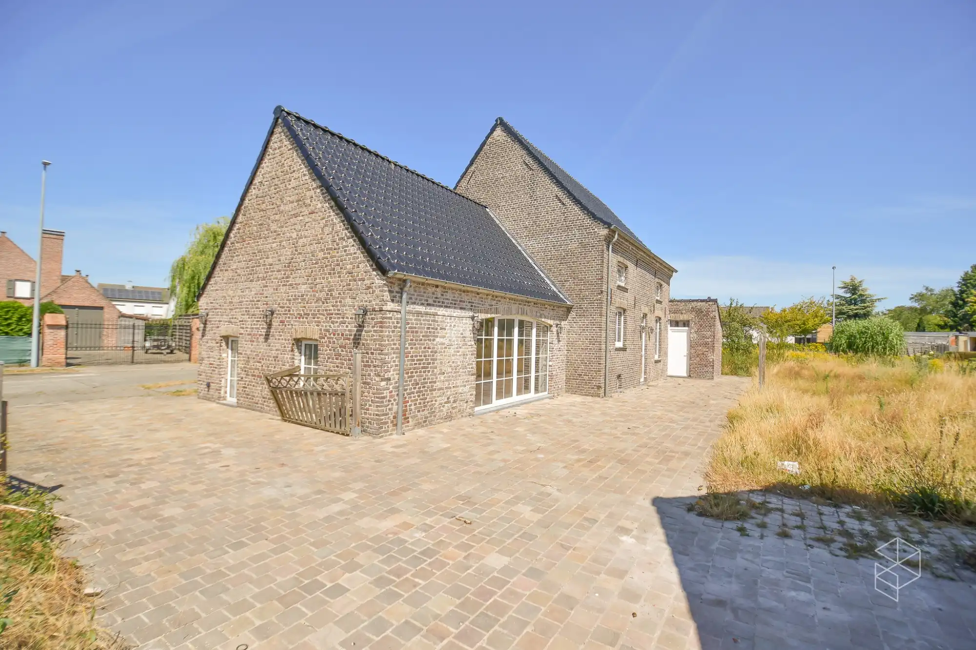 Ruime charmante woning met 4 GROTE slaapkamers, garage en een grote zuidwest gerichte tuin foto 18