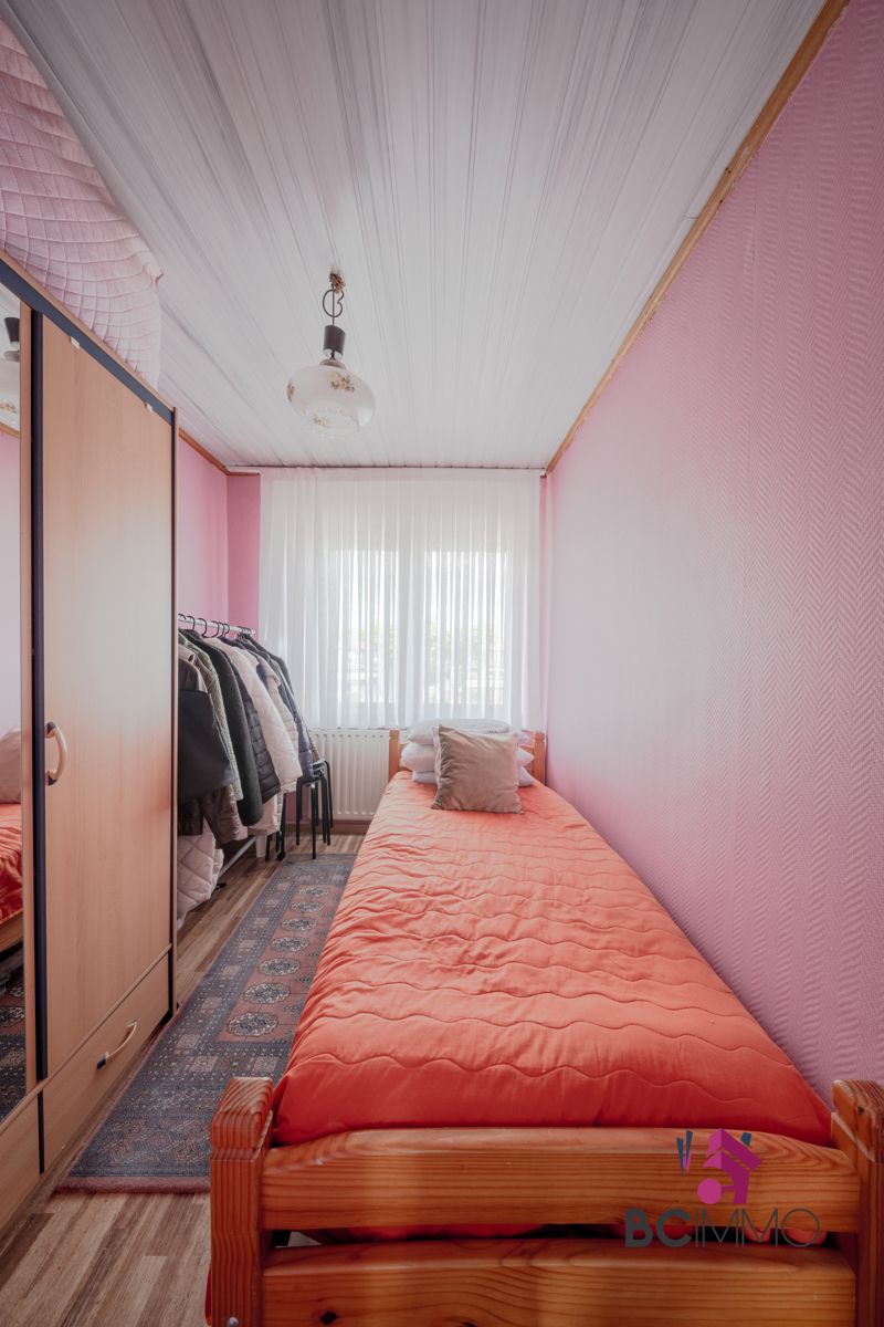 Instapklare halfopen woning met een mooie veranda in een rustige buurt foto 14