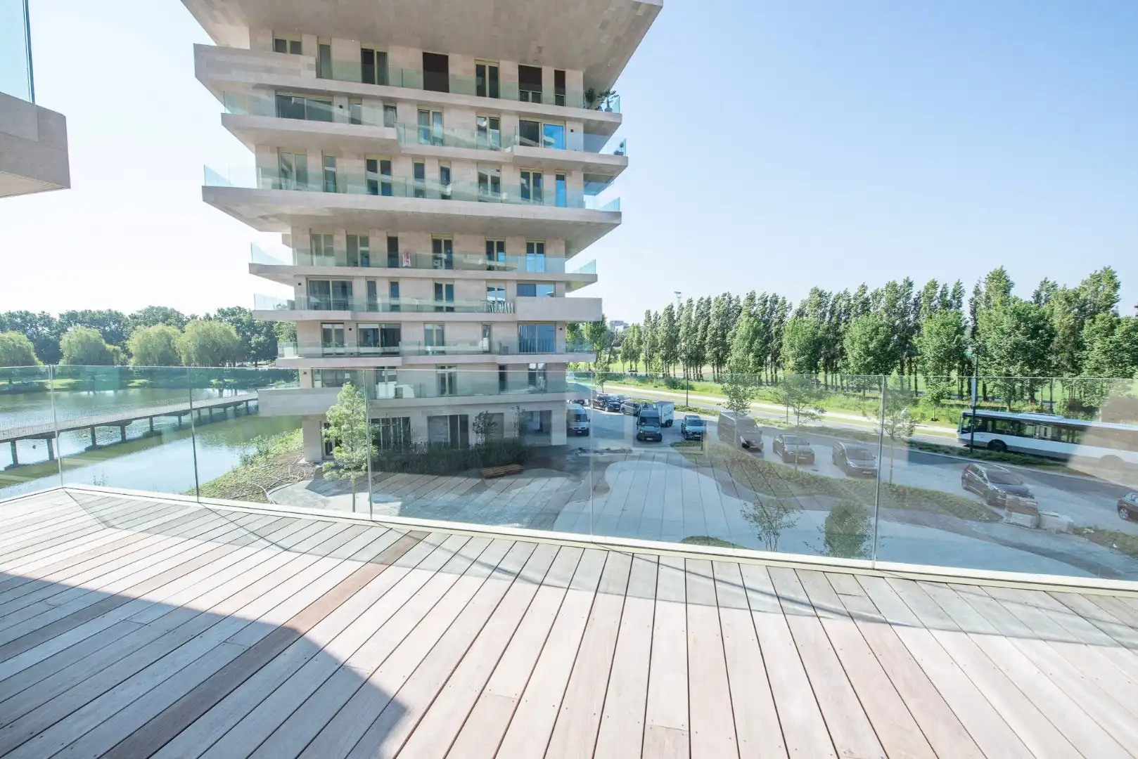 Prachtig BEN hoekappartement te huur in de gegeerde "Waterfront" residentie foto 15