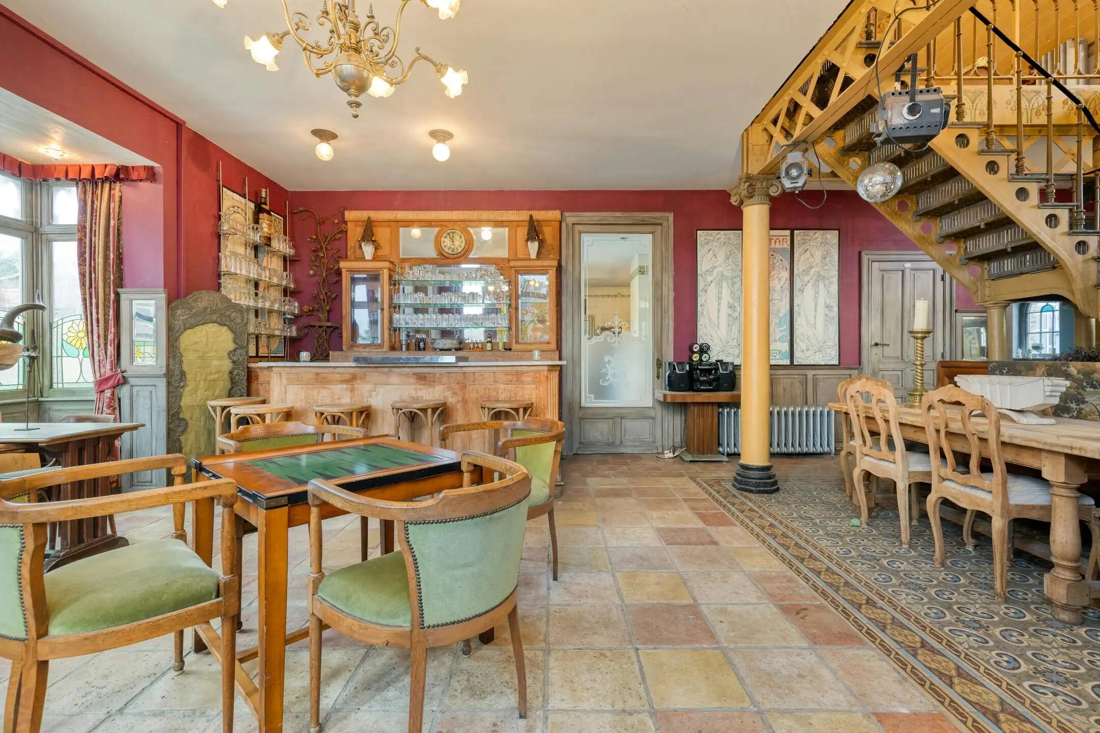 Uniek karaktervol pand met tal van mogelijkheden te Gistel foto 6