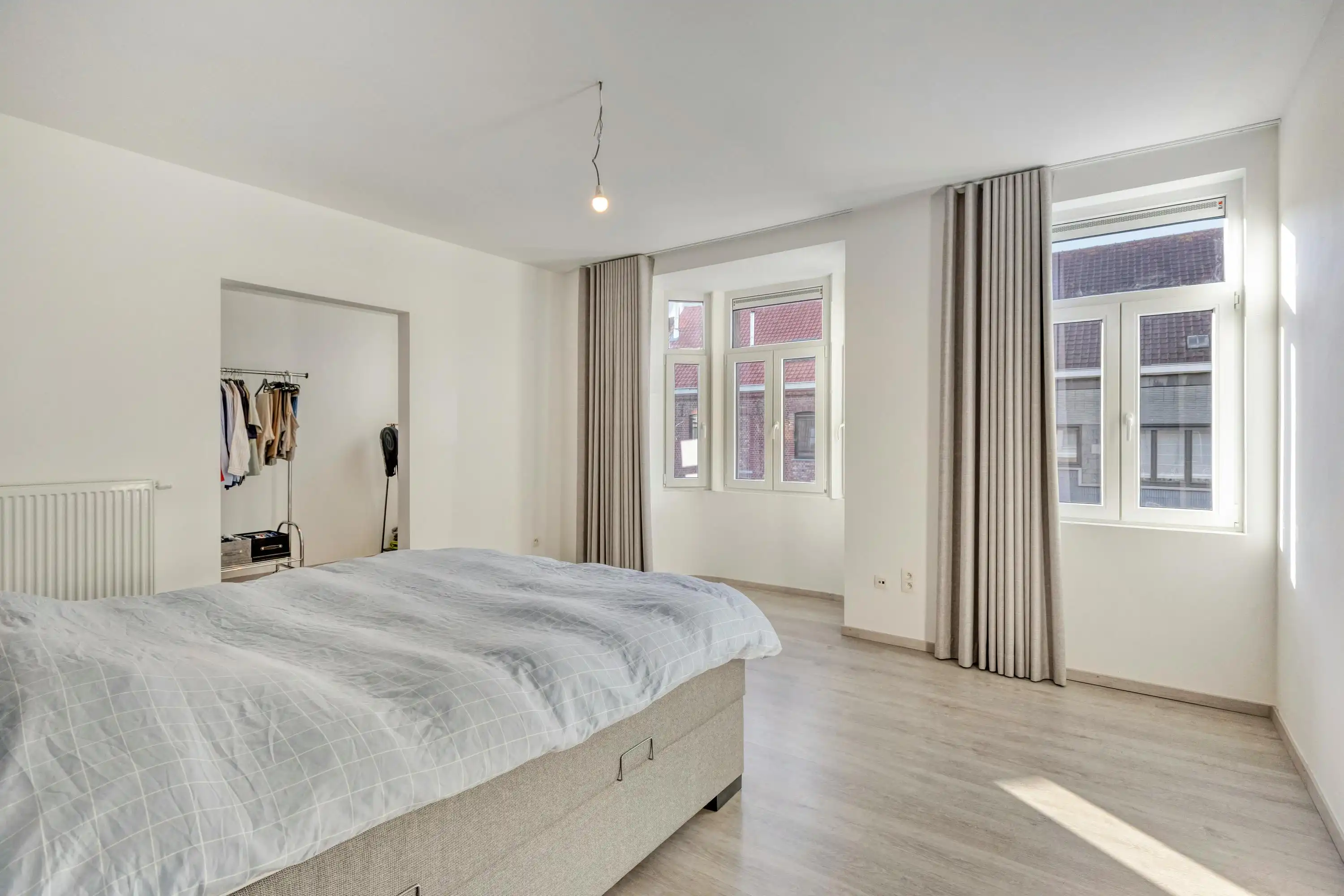 Volledig gerenoveerde woning met garage te koop in Wevelgem!  foto 6