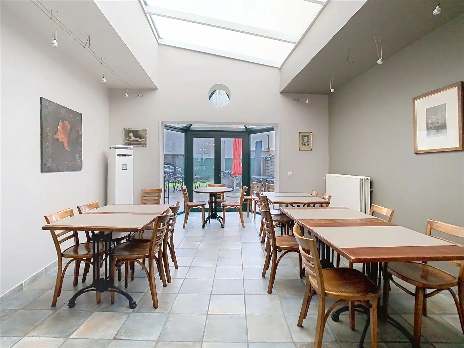 Gebouw met ruim 4 slaapkamer appartement en gelijkvloerse handelszaak foto 12