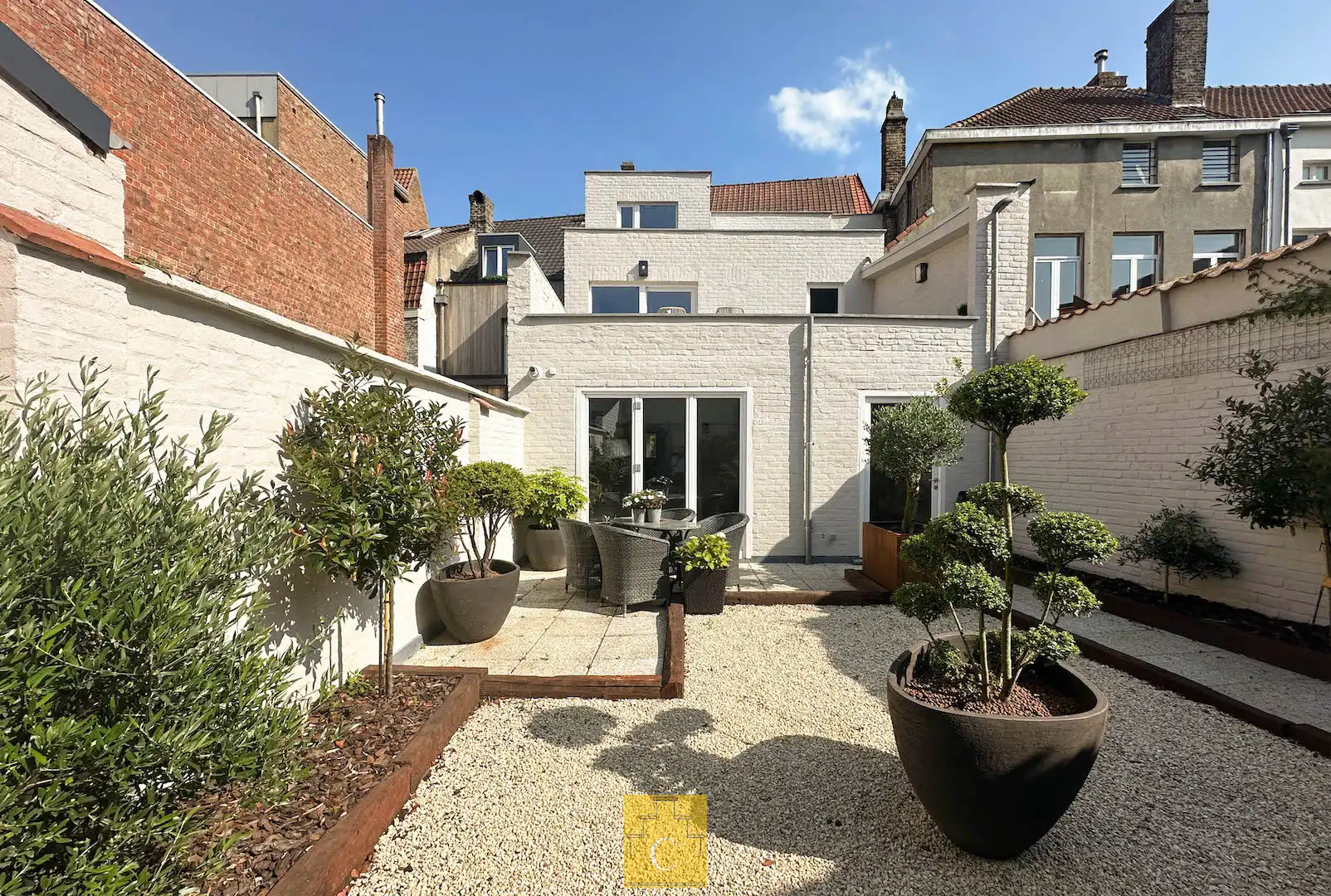 perfect gelegen pas gerenoveerde stadswoning - 340 m2 vloeroppervlakte - met garage, tuin en extra terras op het verdiep foto 8